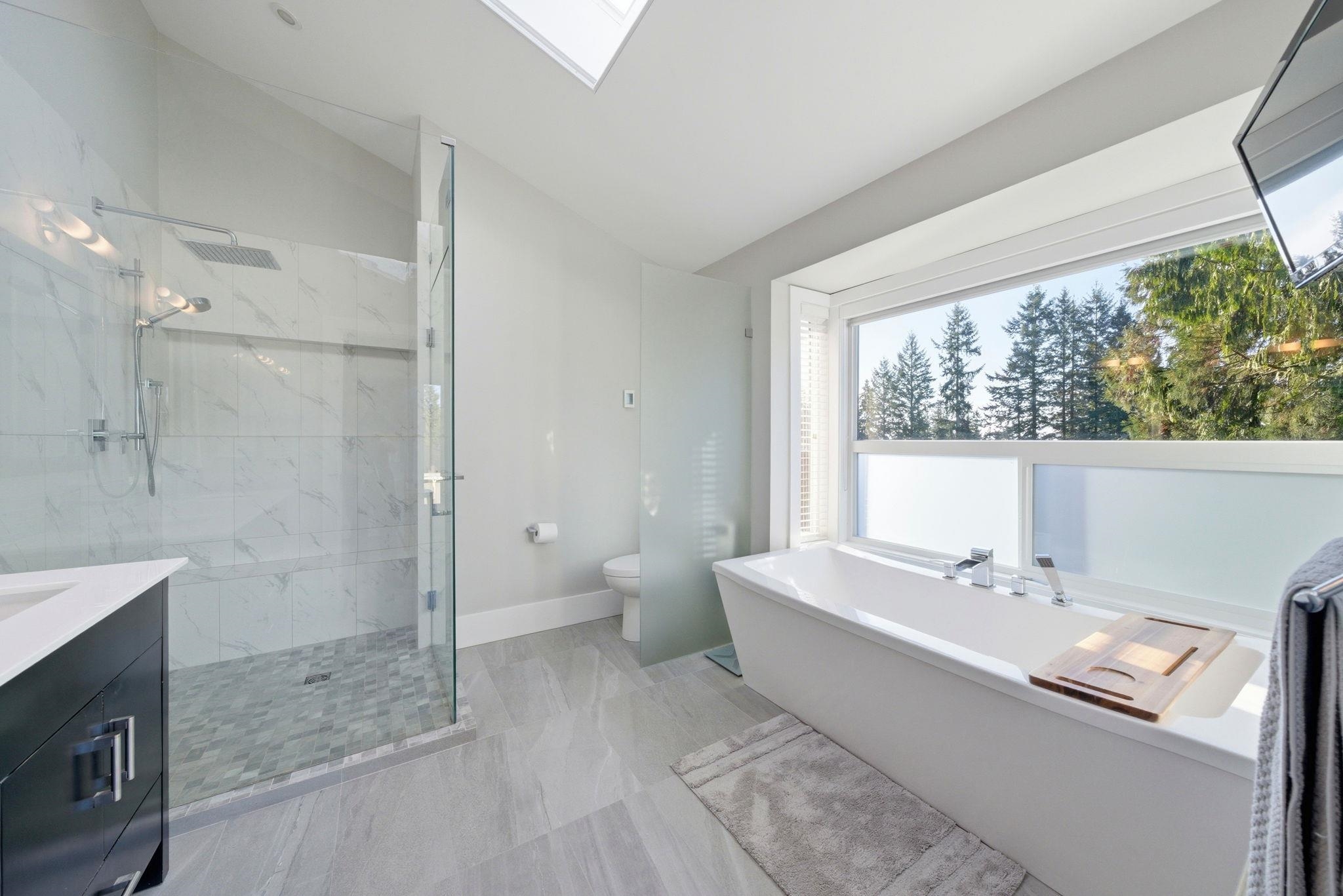  2023 Hill Drive - MLS&reg; # R3148869