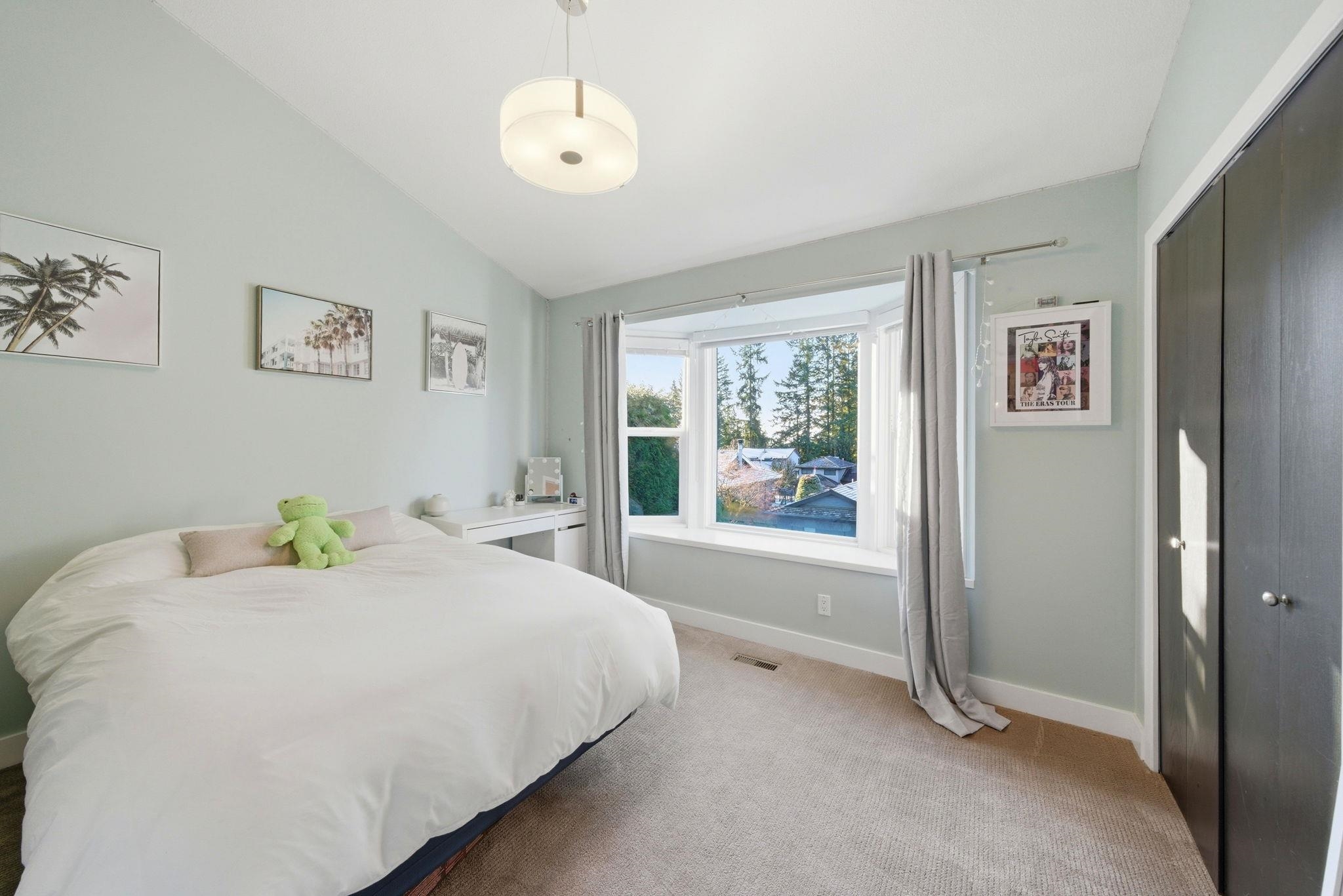  2023 Hill Drive - MLS&reg; # R3148869