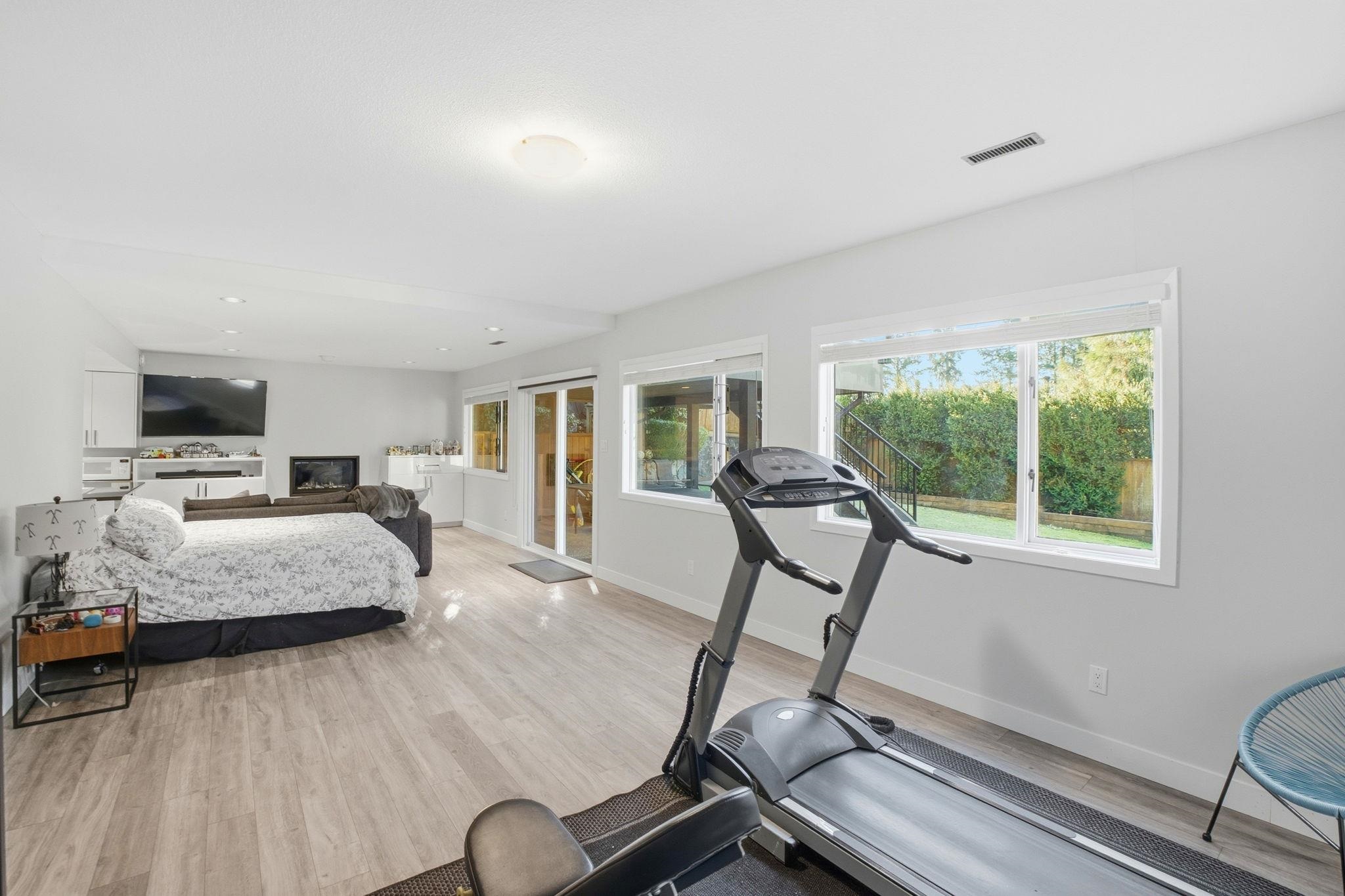  2023 Hill Drive - MLS&reg; # R3148869
