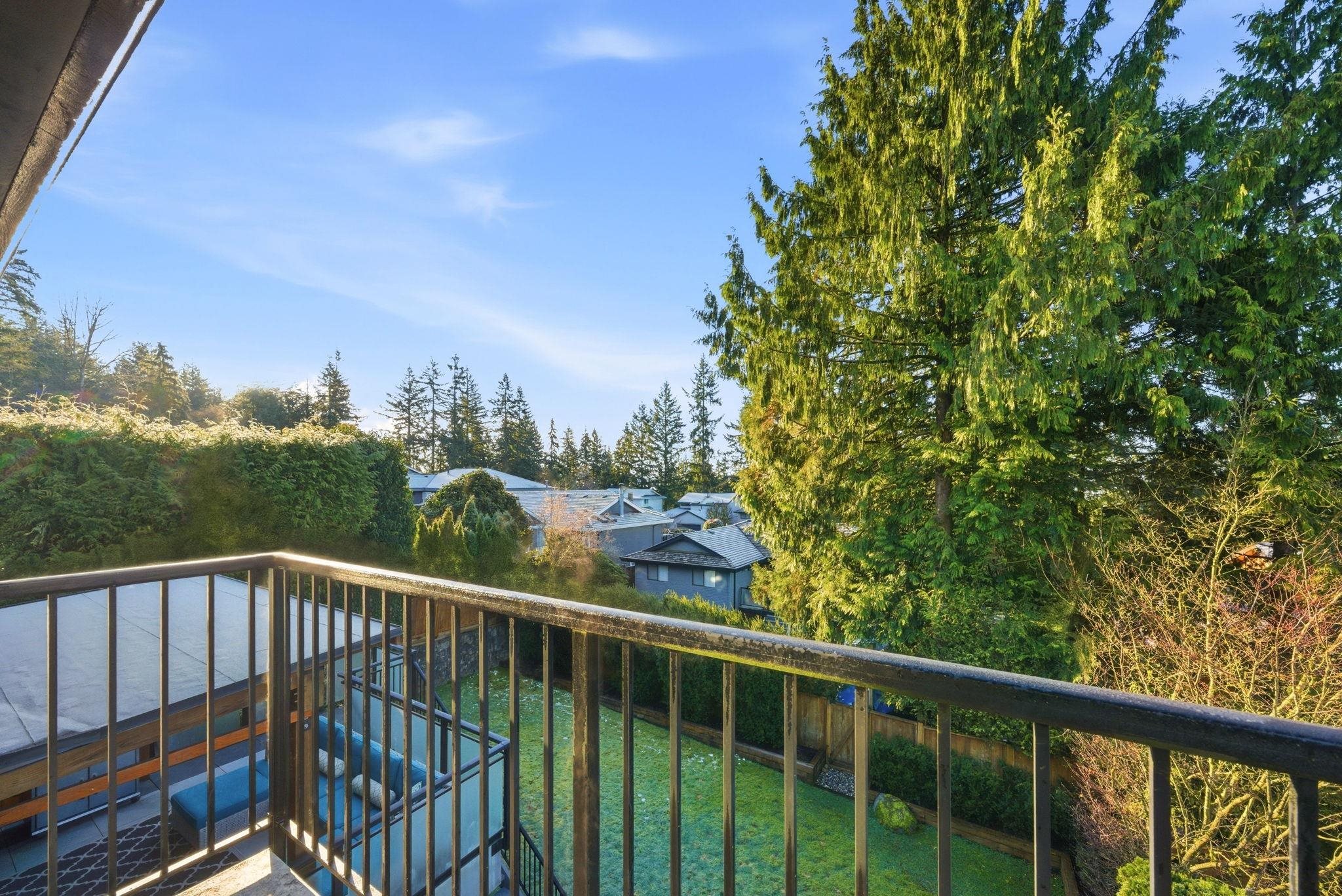 2023 Hill Drive - MLS&reg; # R3148869