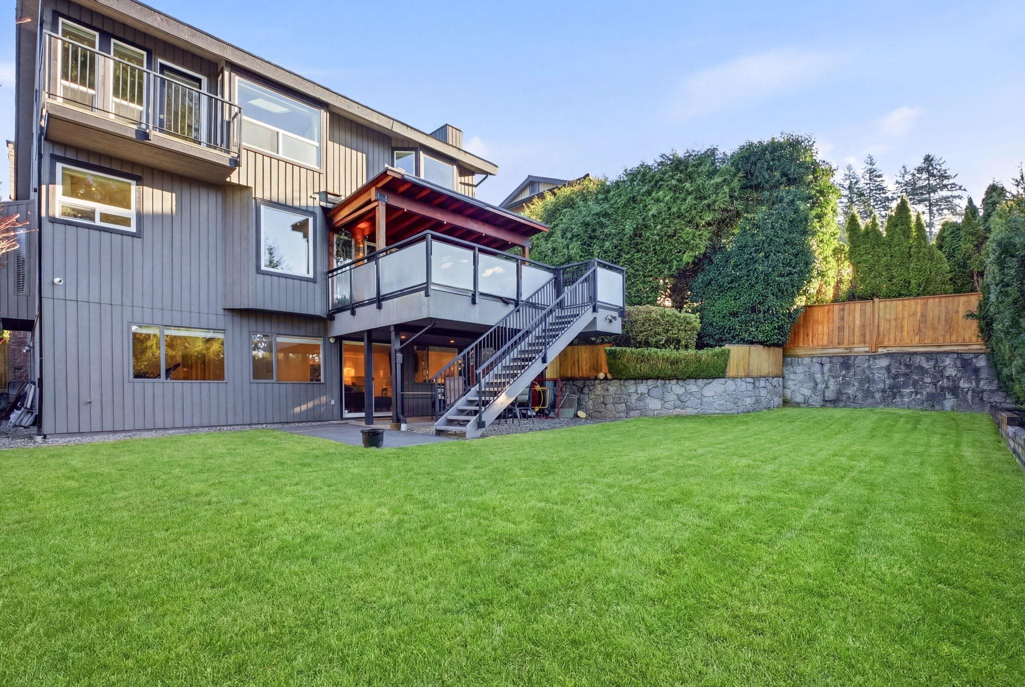  2023 Hill Drive - MLS&reg; # R3148869