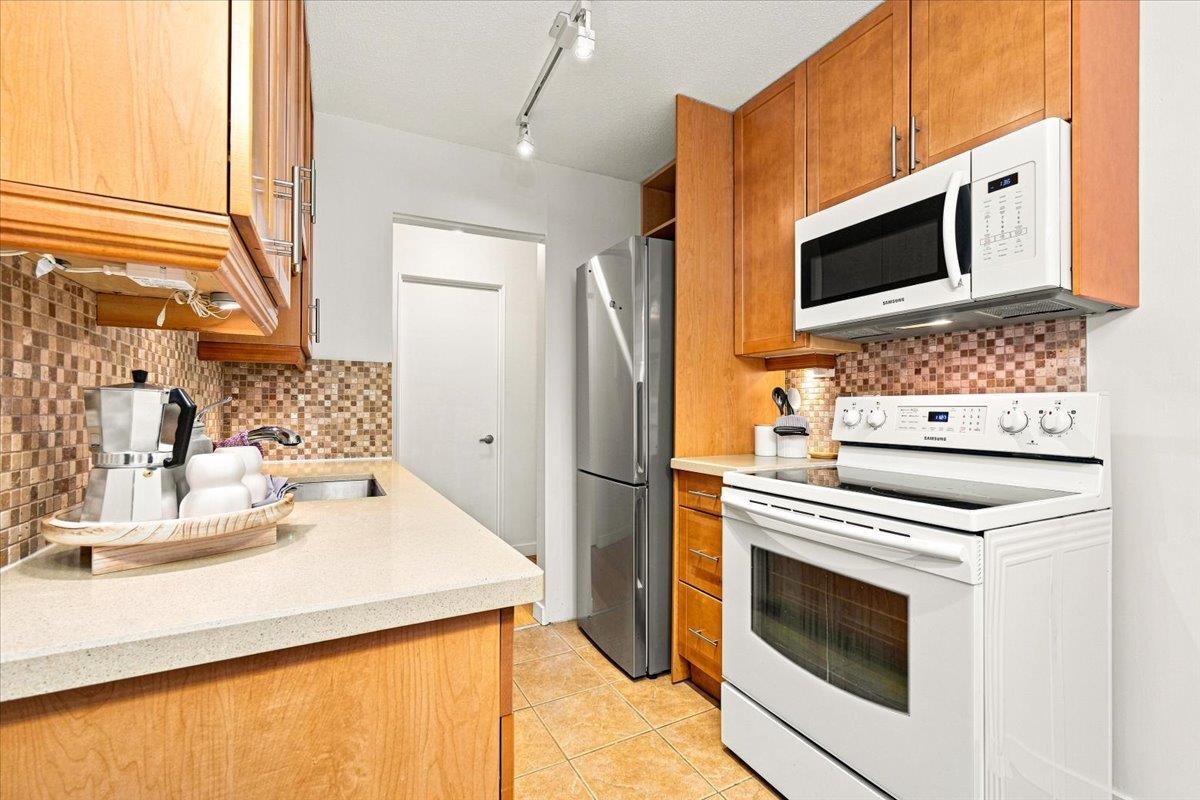 208 3787 4th Avenue - MLS&reg; # R3149045