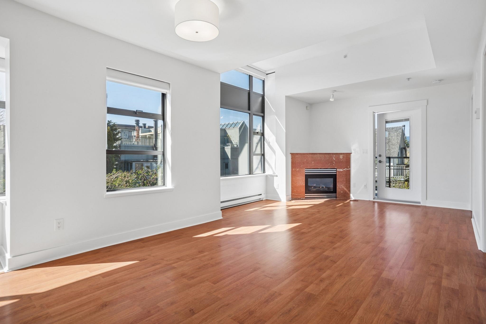 305 2119 Yew Street - MLS&reg; # R3149072