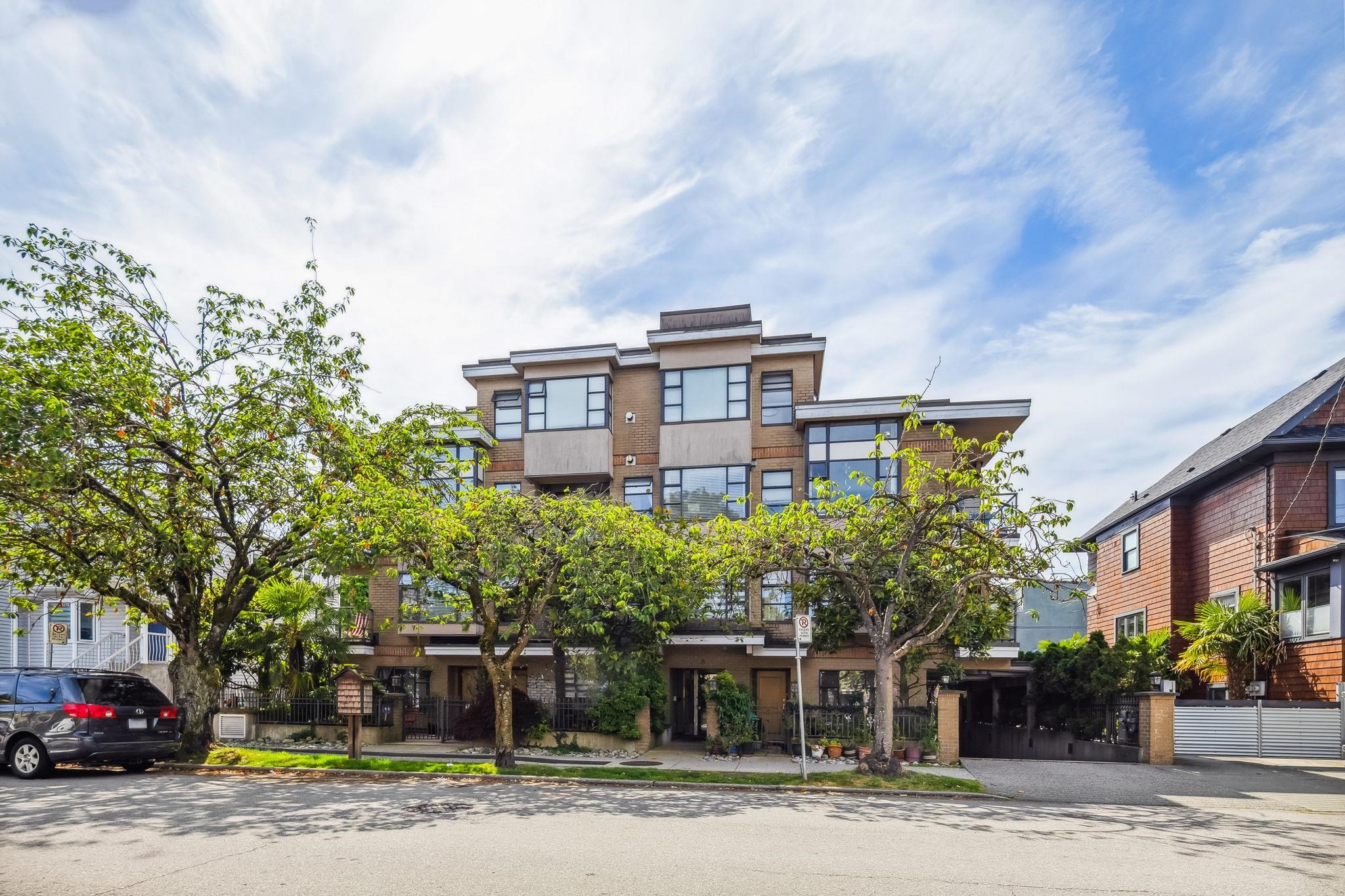305 2119 Yew Street - MLS&reg; # R3149072