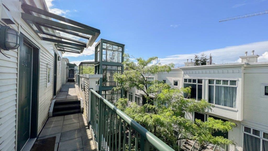 404 3727 10th Avenue - MLS&reg; # R3149355
