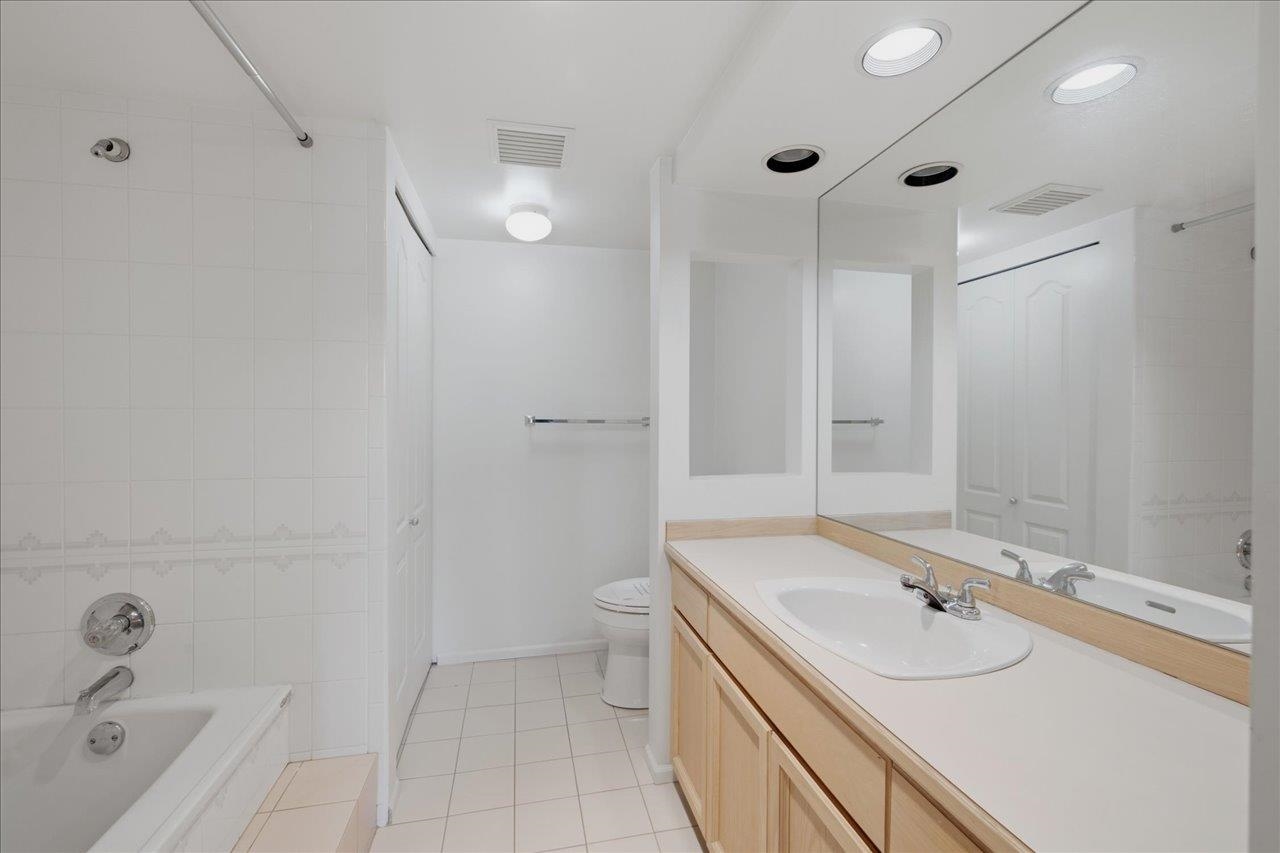 303 2250 Marine Drive - MLS&reg; # R3149470