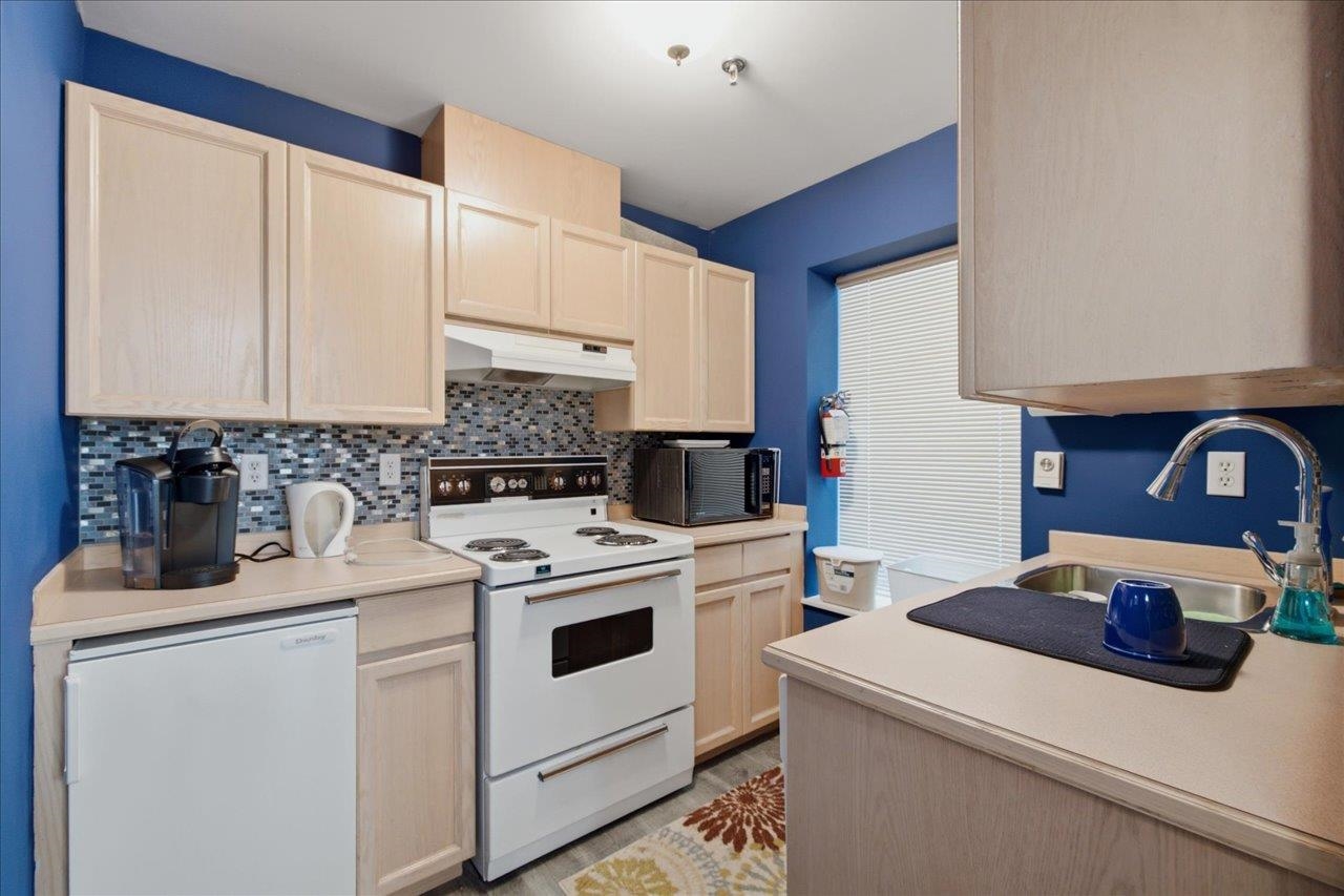 303 2250 Marine Drive - MLS&reg; # R3149470