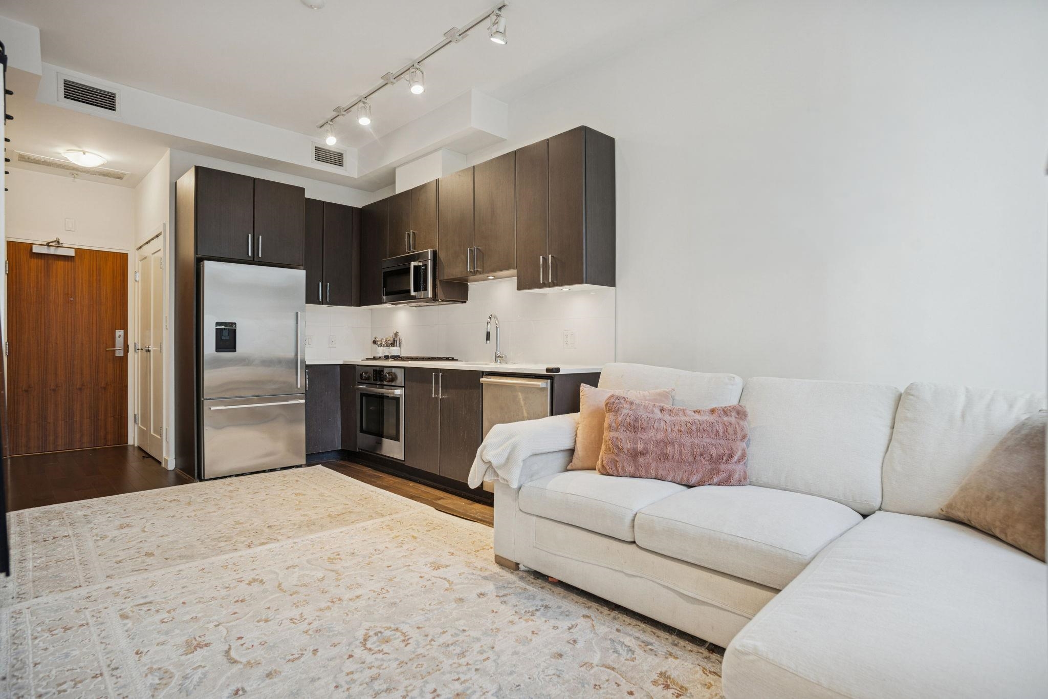  62 1st Avenue - MLS&reg; # R3149899