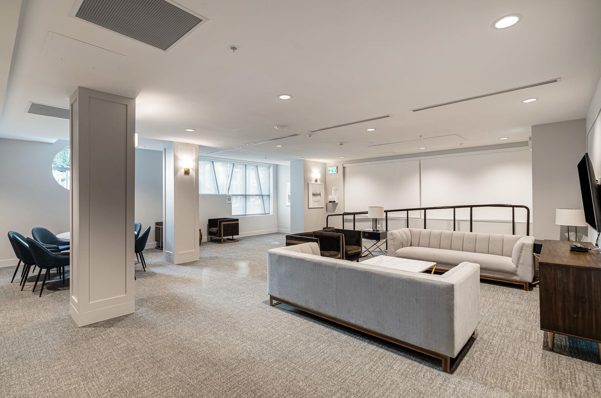 302 2455 Kingsway  - MLS&reg; # R3150943