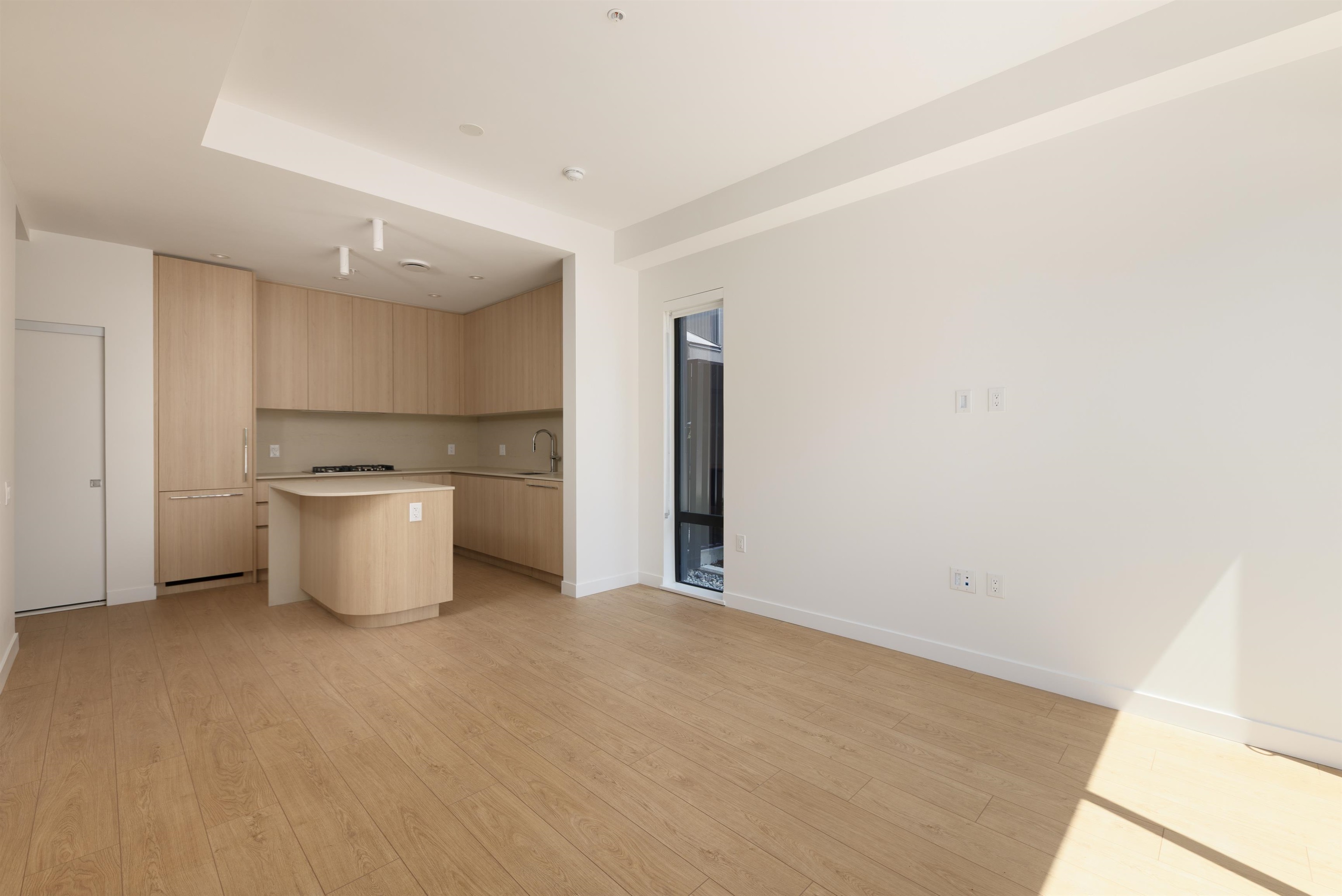  2407 Grandview Highway - MLS&reg; # R3151691