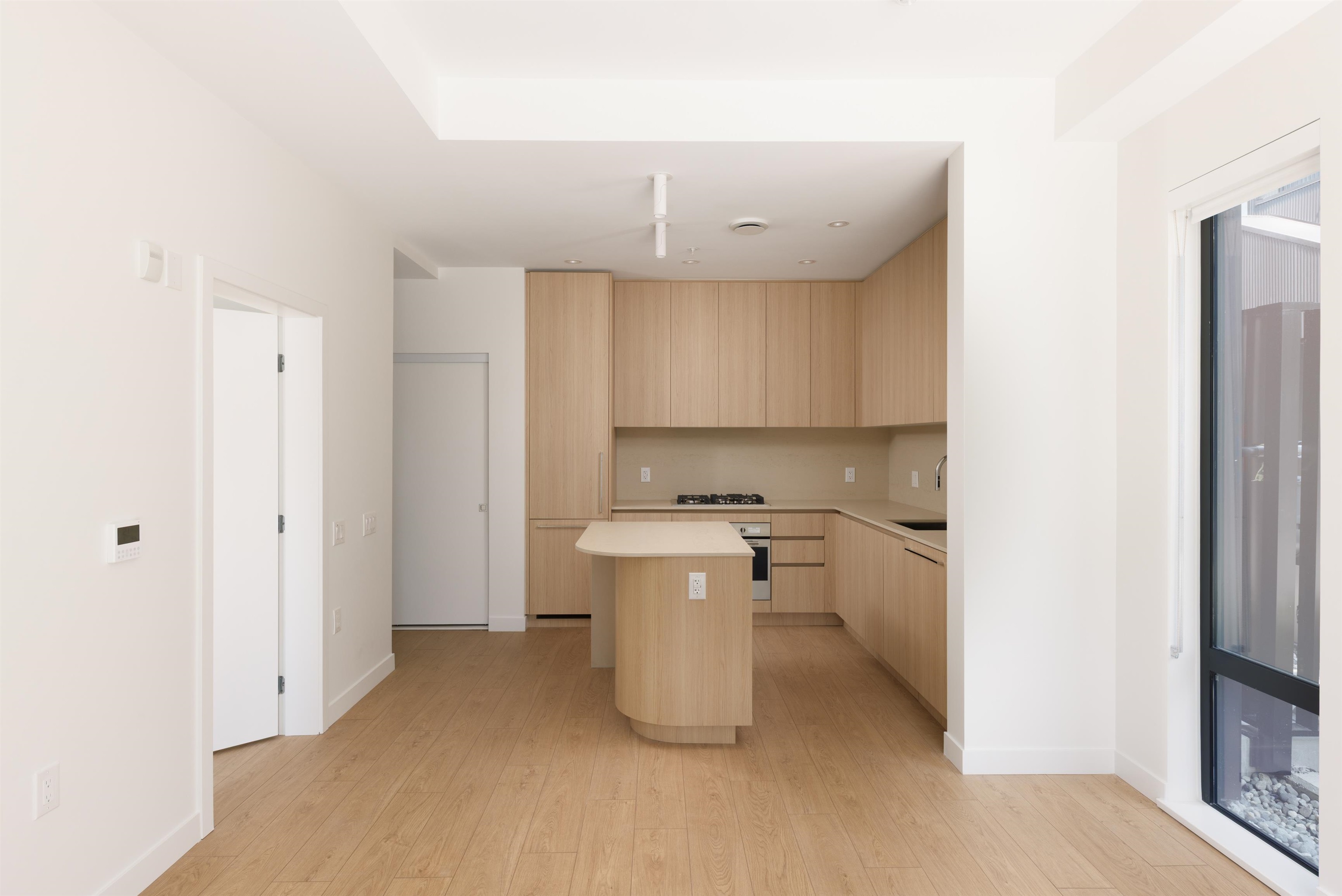  2407 Grandview Highway - MLS&reg; # R3151691