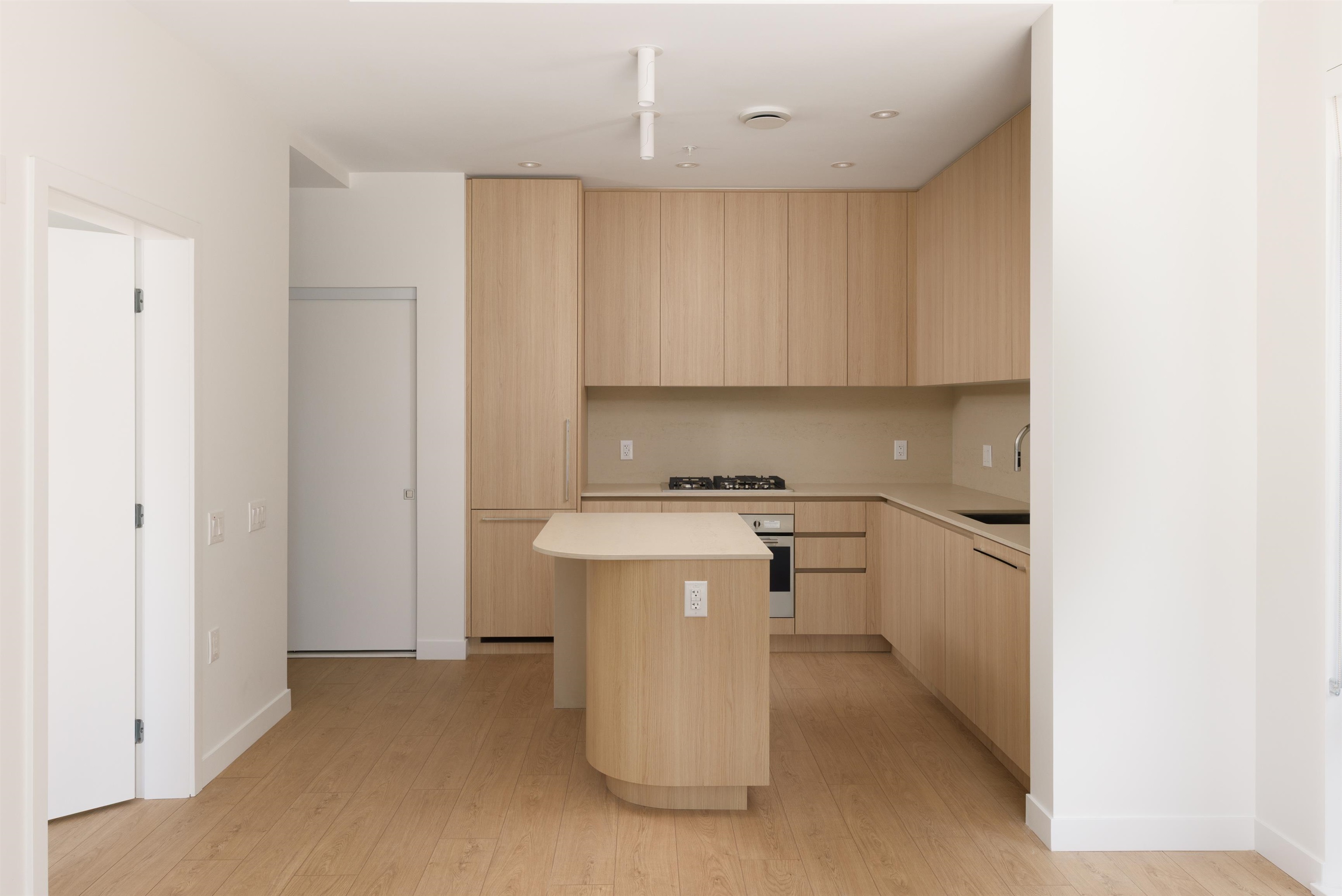  2407 Grandview Highway - MLS&reg; # R3151691