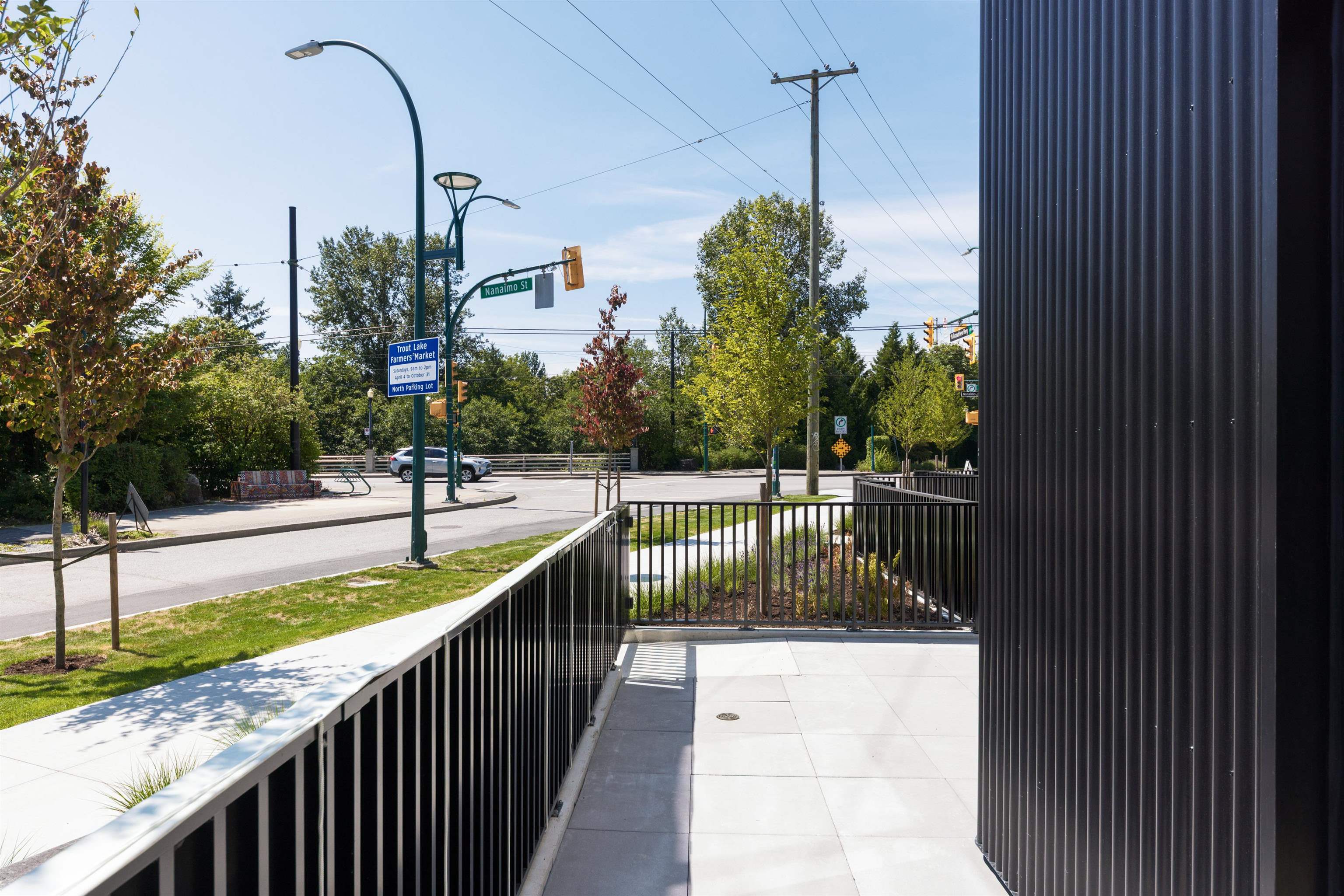  2407 Grandview Highway - MLS&reg; # R3151691