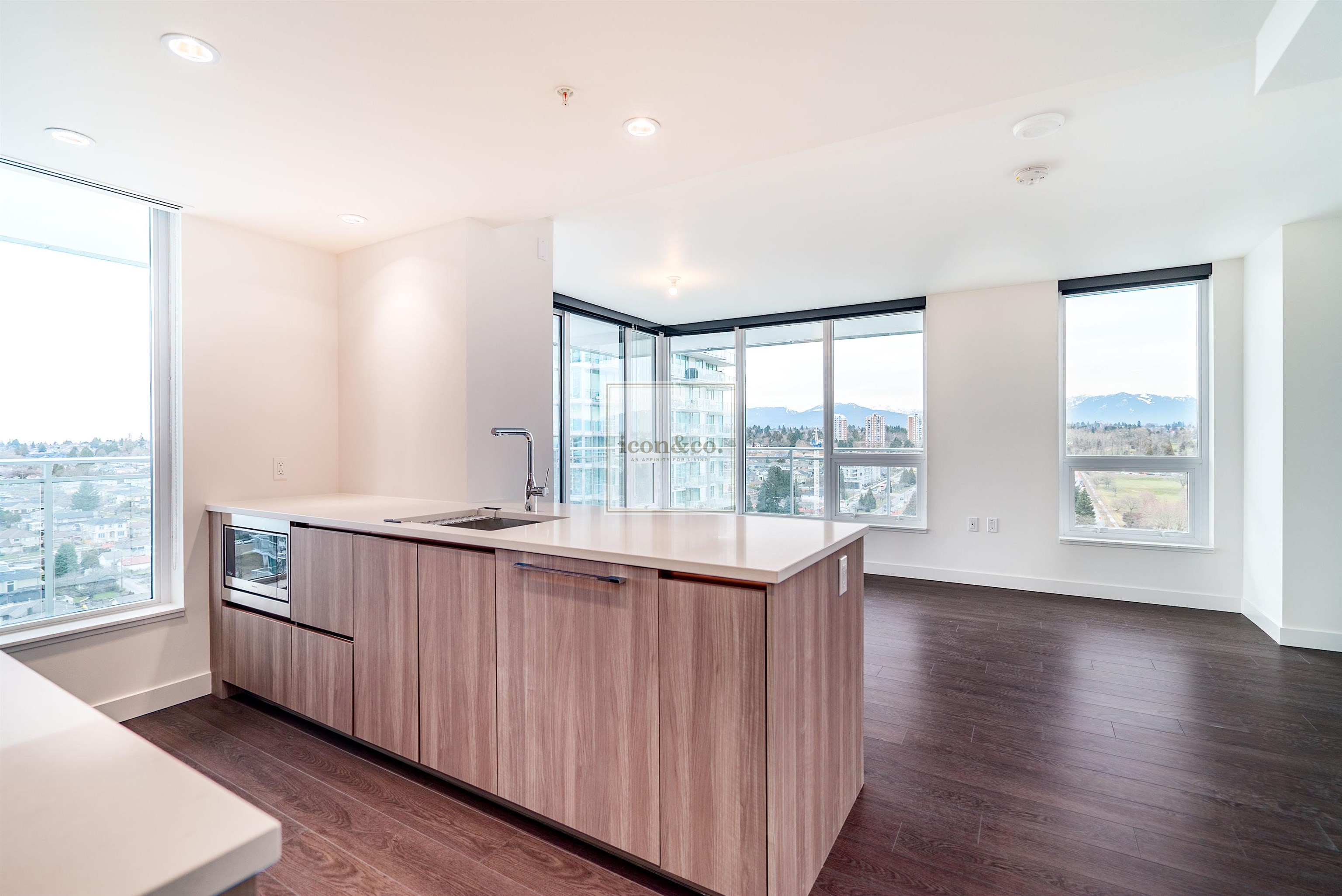3XXX 455 Marine Drive - MLS&reg; # R3151728