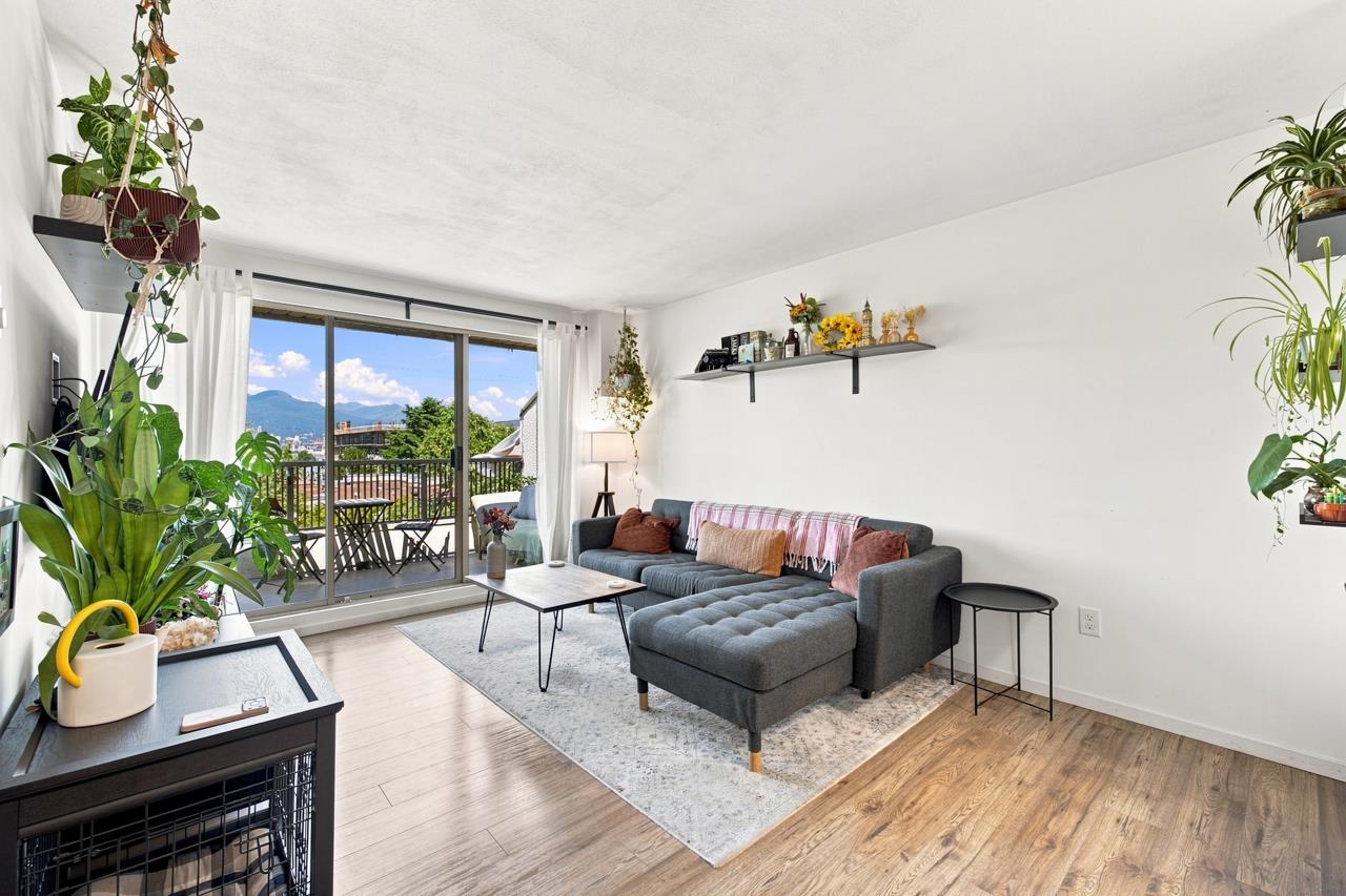 401 1099 Broadway  - MLS&reg; # R3152194