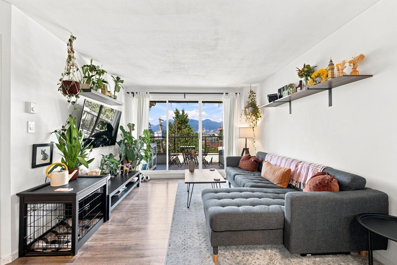 401 1099 Broadway  - MLS&reg; # R3152194