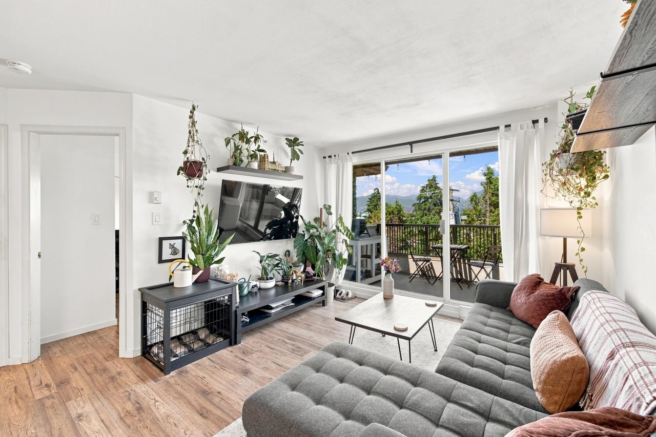 401 1099 Broadway  - MLS&reg; # R3152194