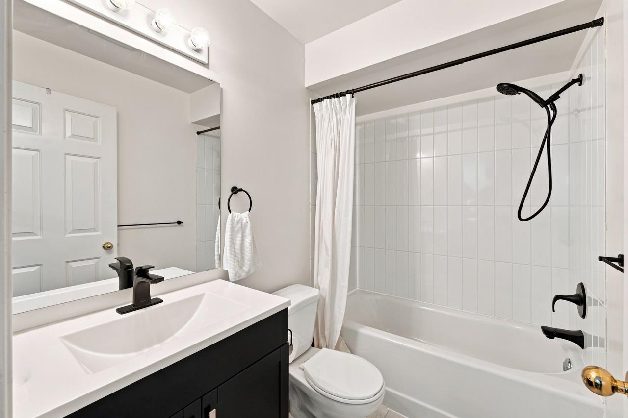 401 1099 Broadway  - MLS&reg; # R3152194