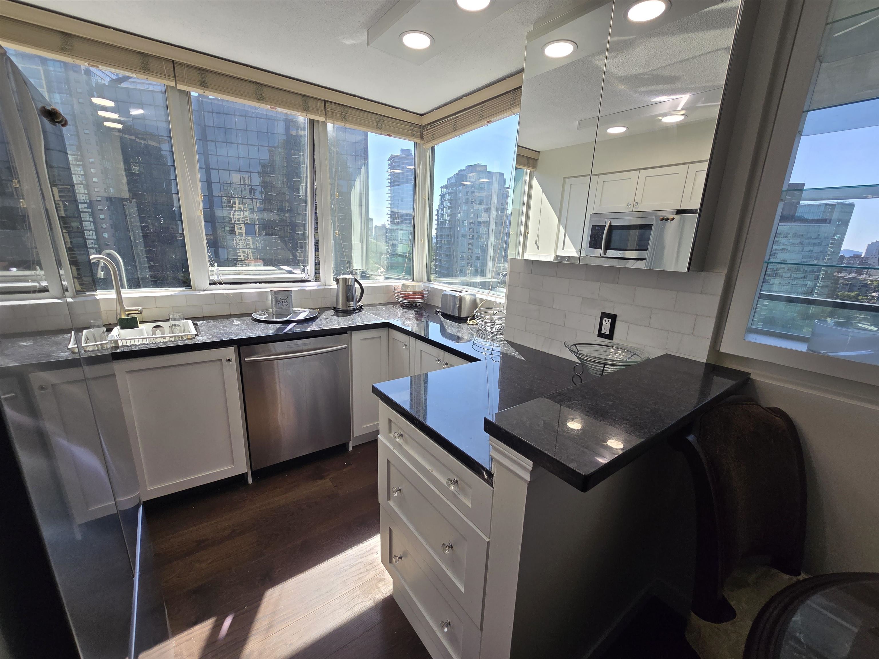 1705 588 Broughton Street - MLS&reg; # R3153590