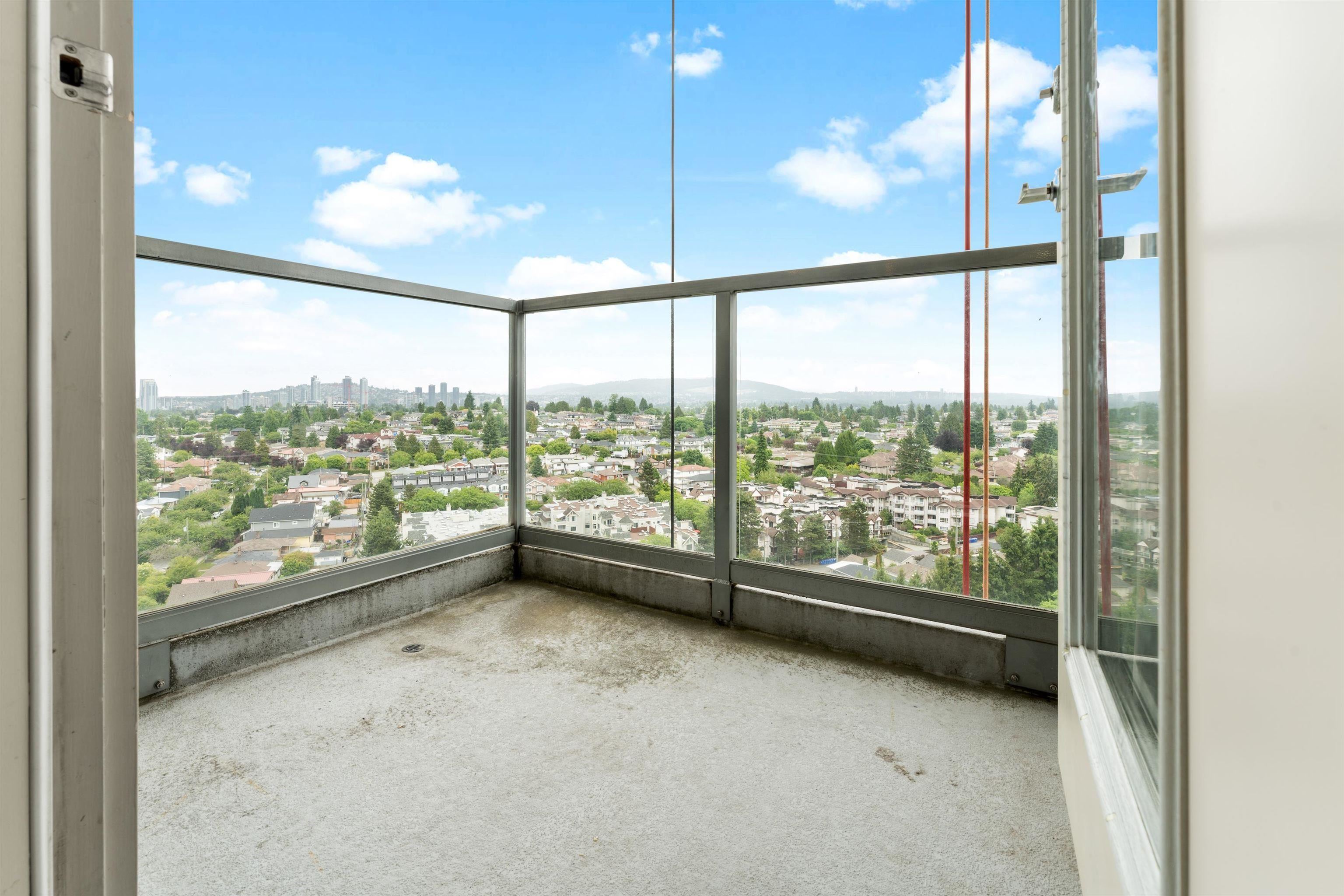 21F 3663 Crowley Drive - MLS&reg; # R3153978