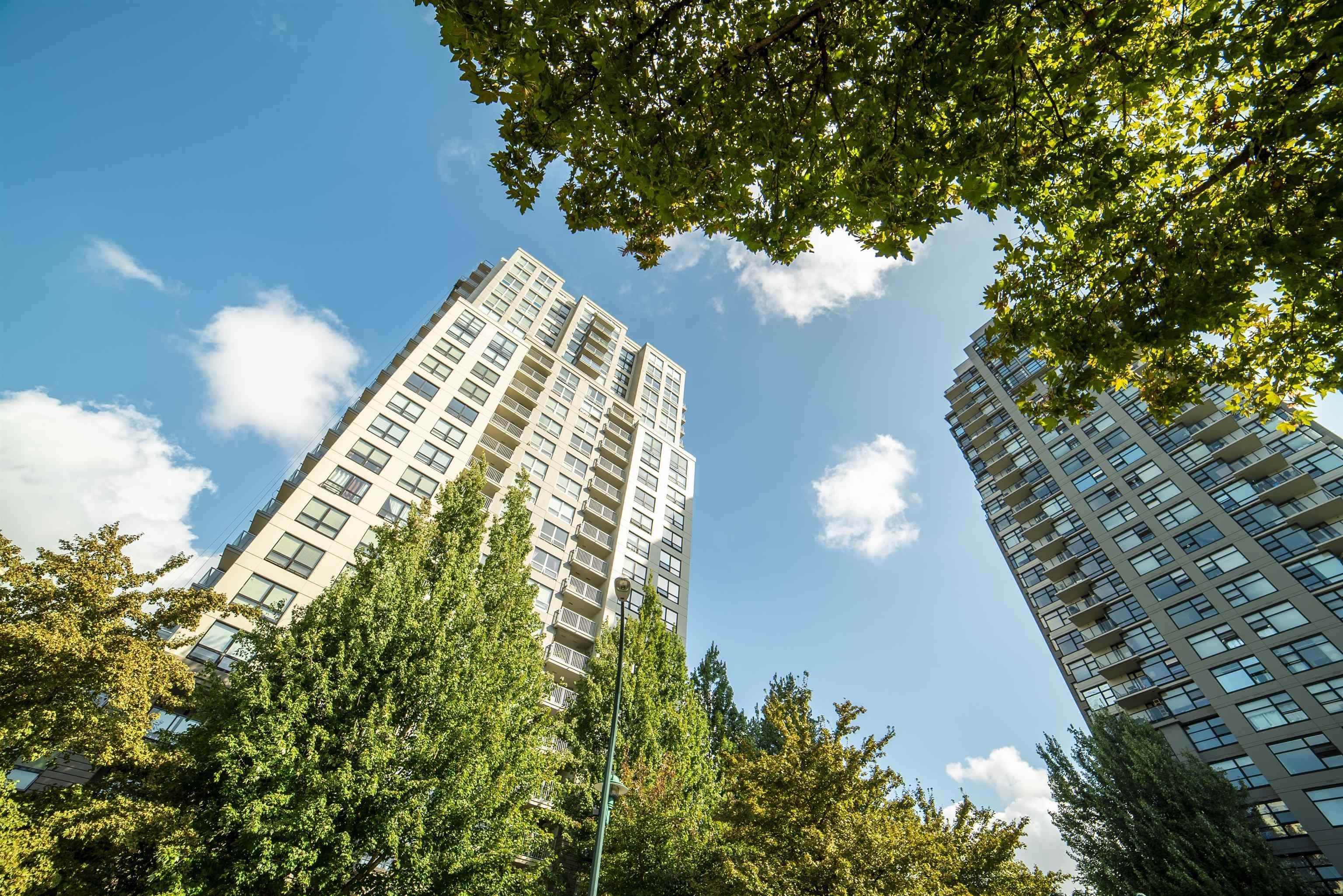 21F 3663 Crowley Drive - MLS&reg; # R3153978