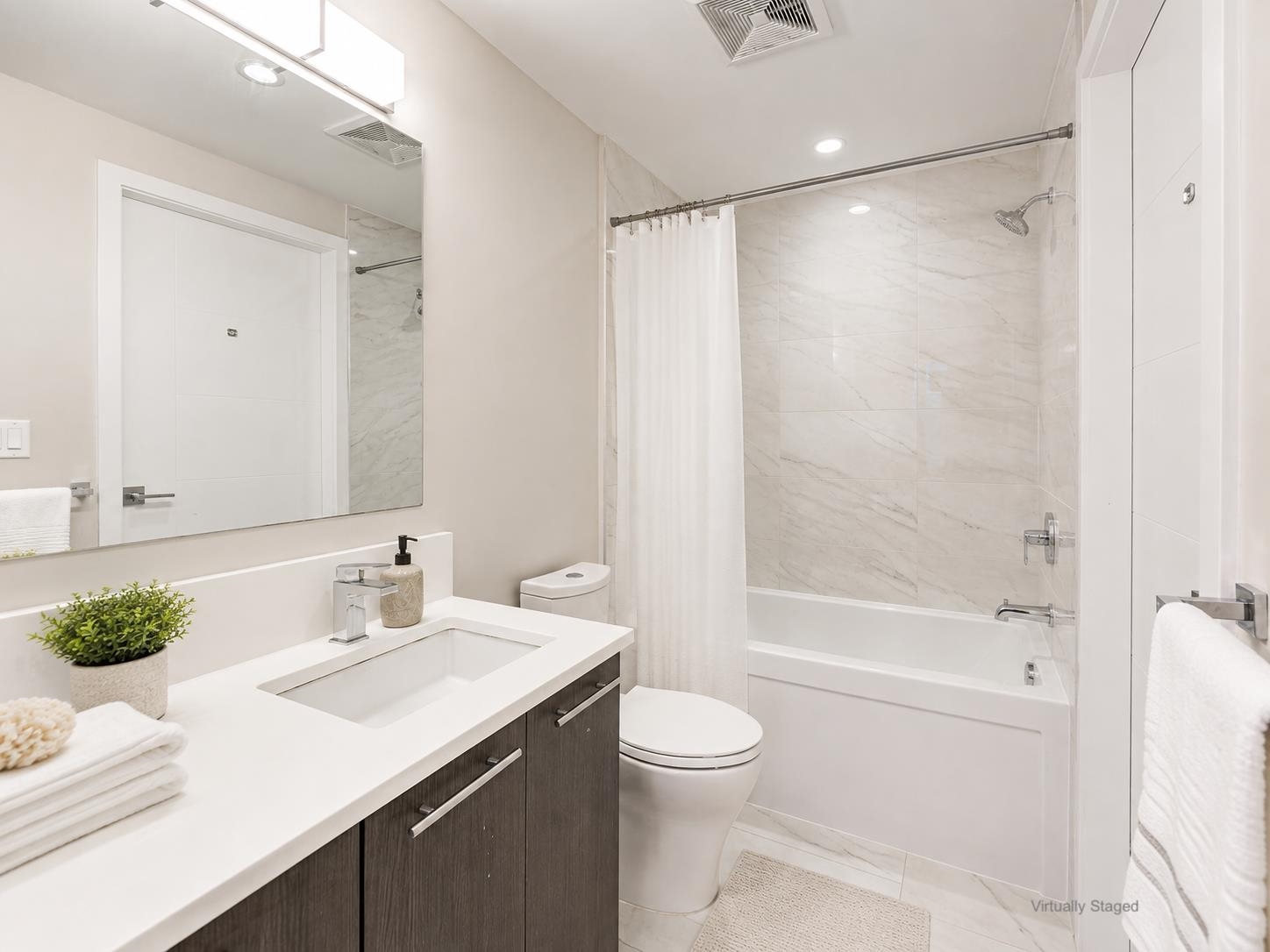 303 677 41st Avenue - MLS&reg; # R3154147