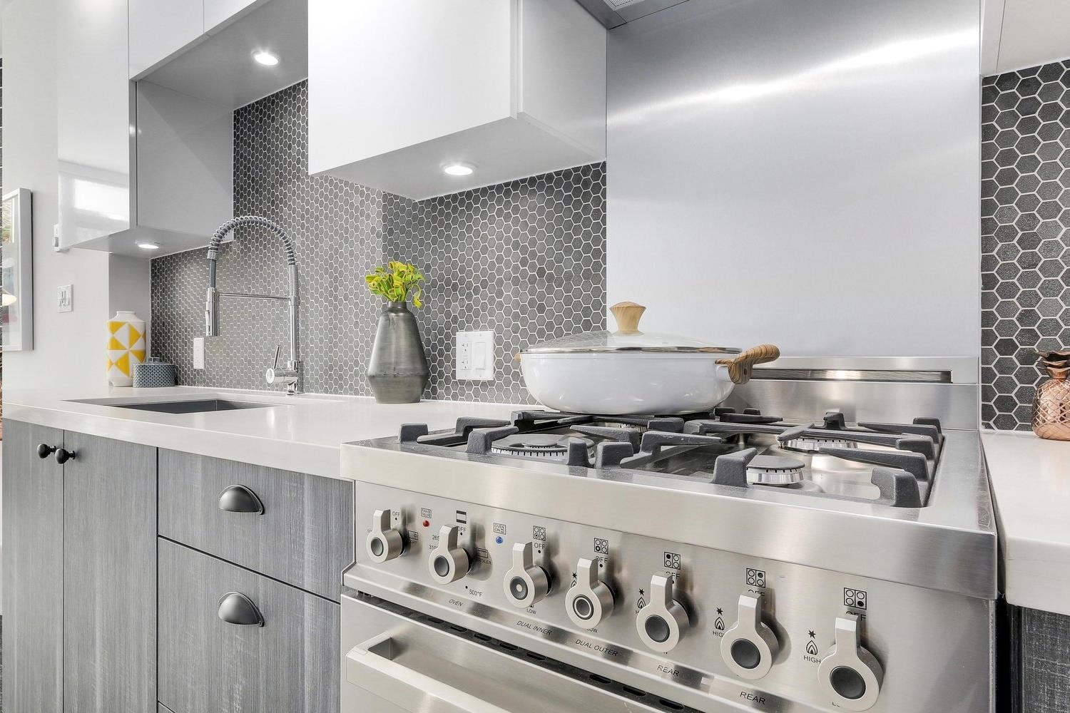 212 311 6th  - MLS&reg; # R3154429