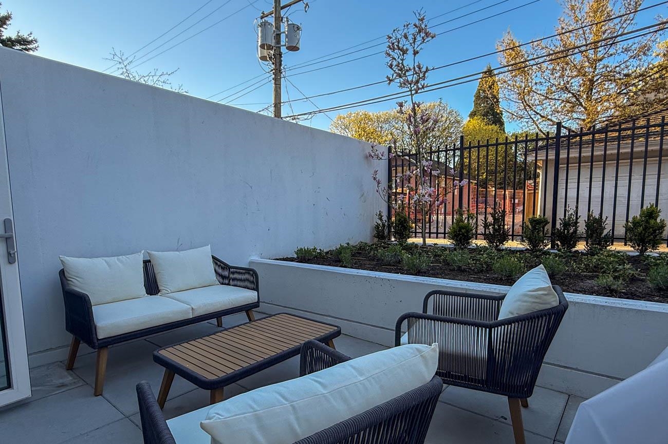 407 3668 10th  - MLS&reg; # R3154456