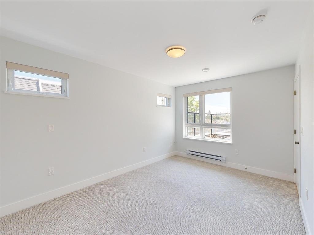  2731 Duke St  - MLS&reg; # R3154915