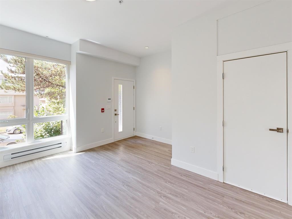  2731 Duke St  - MLS&reg; # R3154915