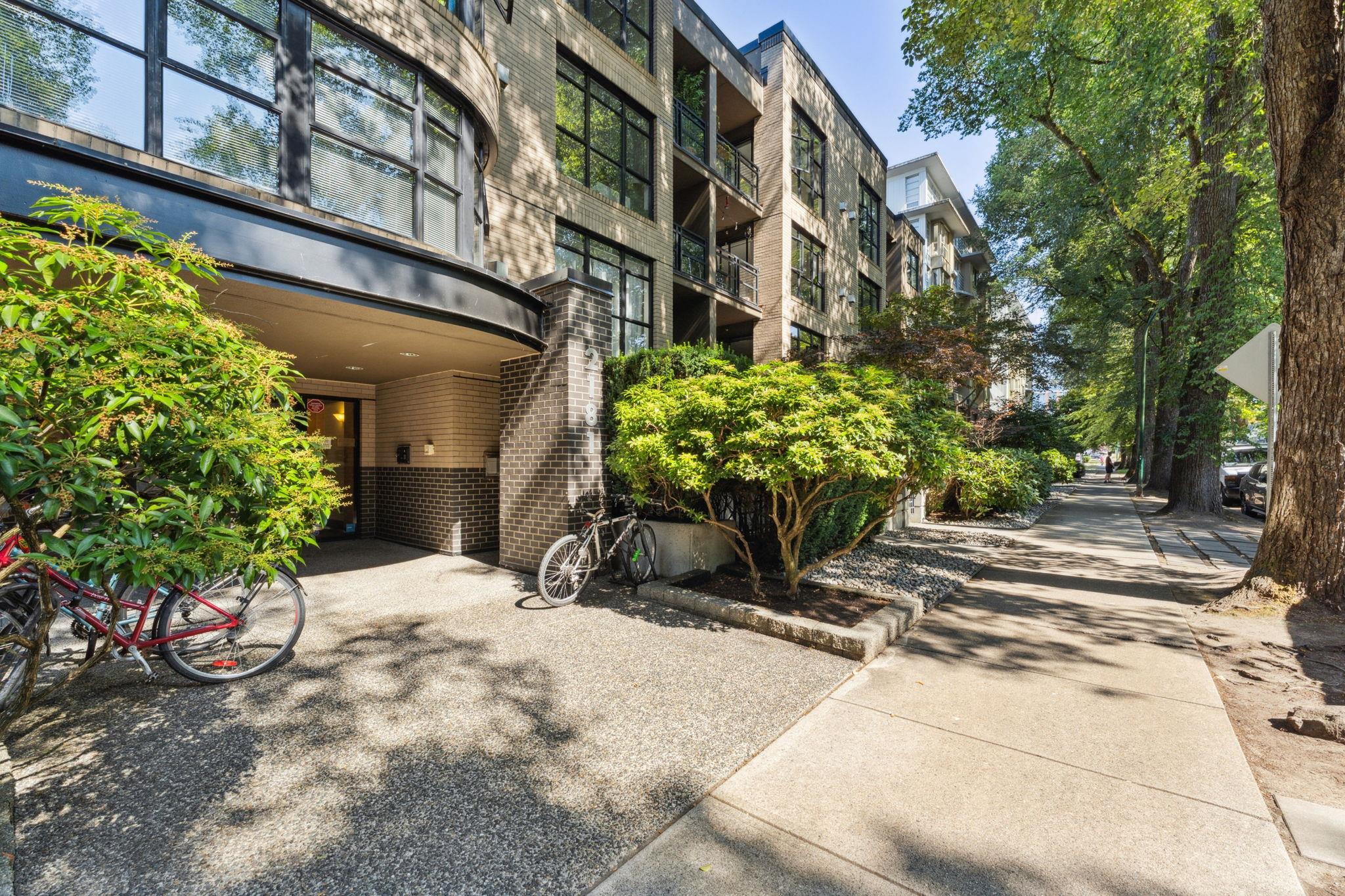 411 2181 10th Avenue - MLS&reg; # R3155073