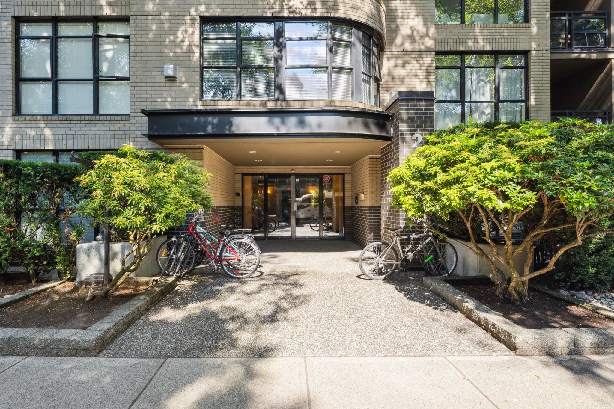 411 2181 10th Avenue - MLS&reg; # R3155073