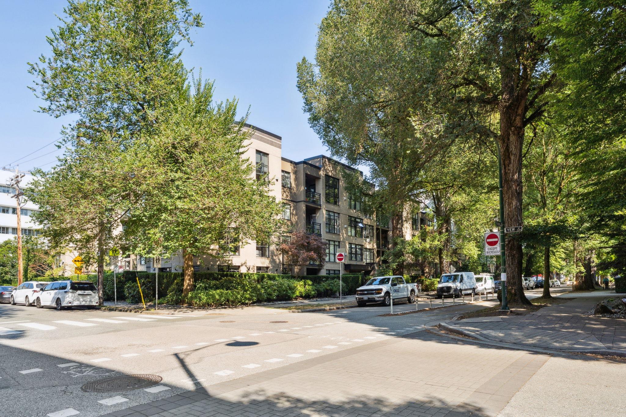 411 2181 10th Avenue - MLS&reg; # R3155073