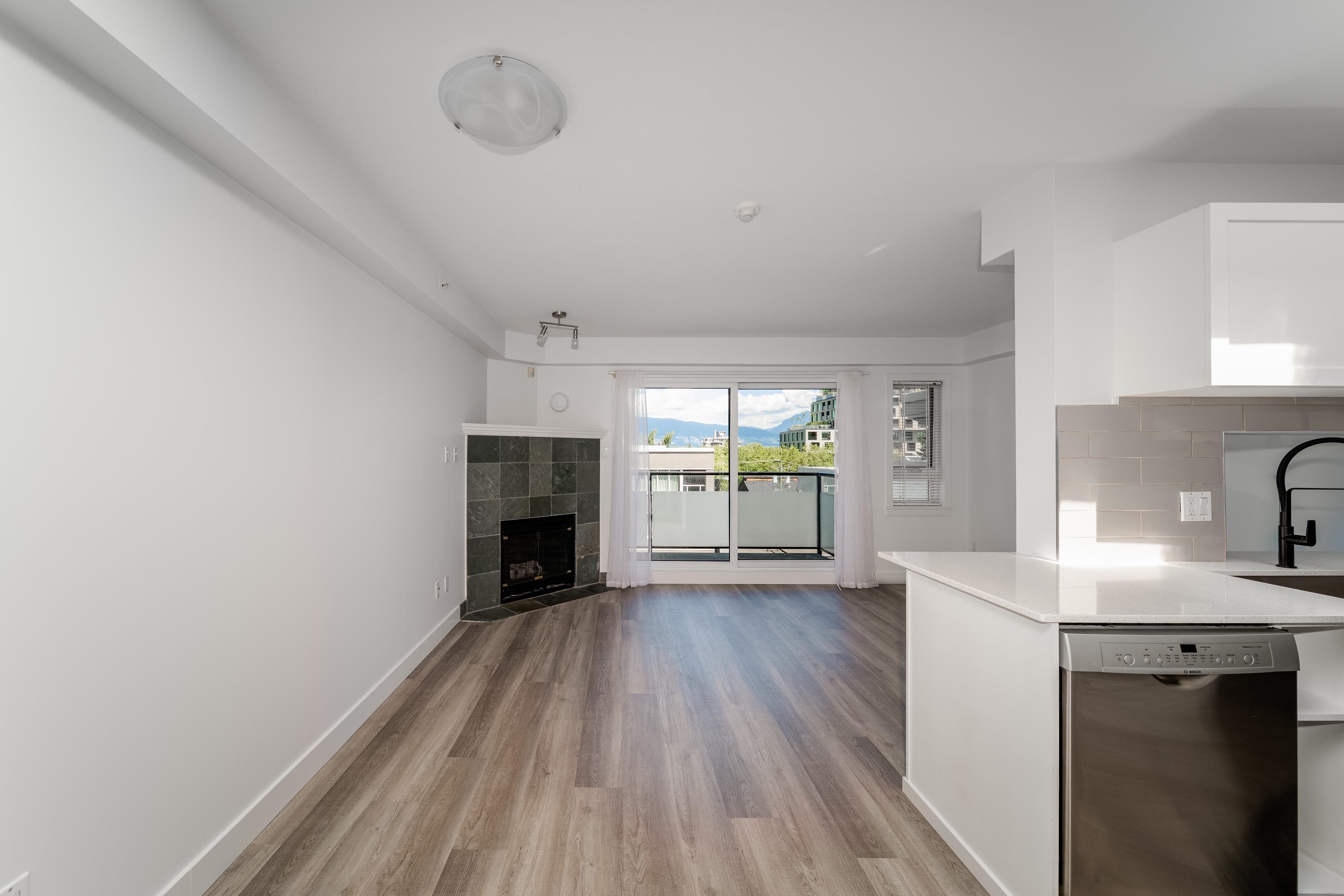302 3788 10th Avenue - MLS&reg; # R3156426