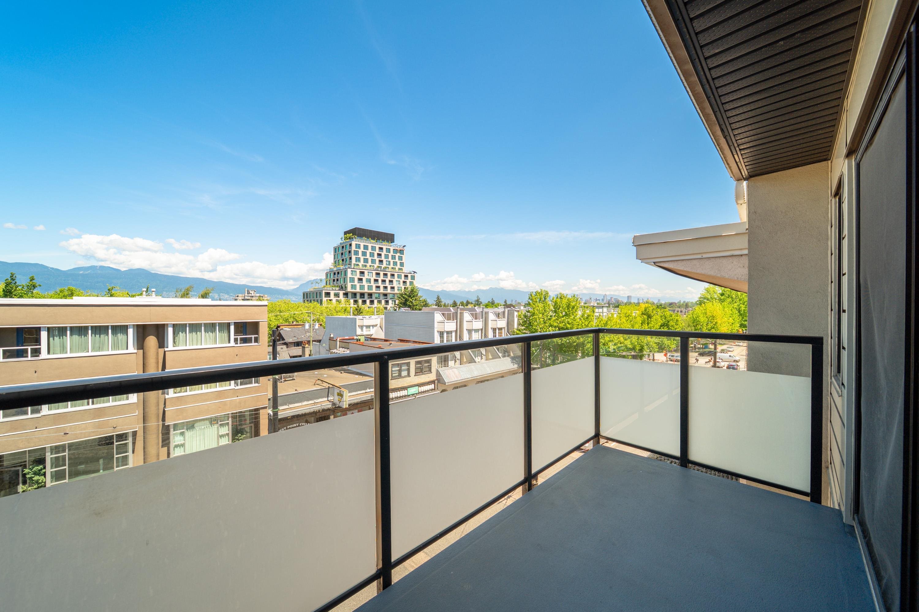 302 3788 10th Avenue - MLS&reg; # R3156426