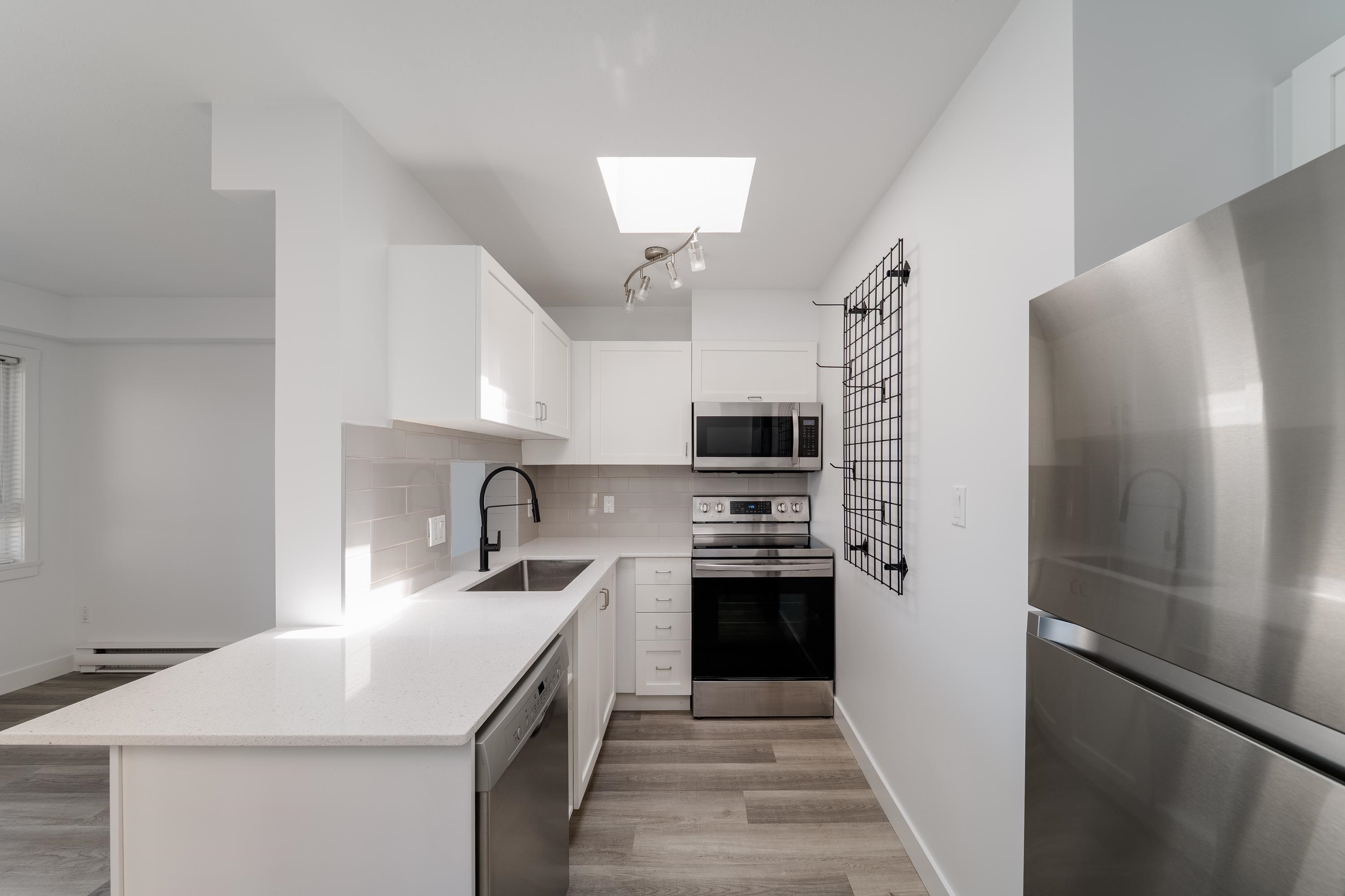 302 3788 10th Avenue - MLS&reg; # R3156426