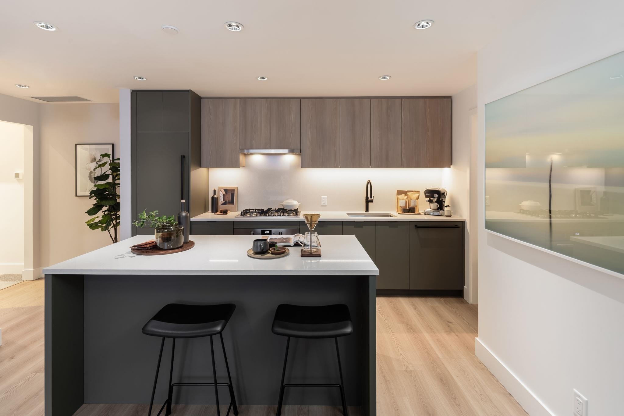 715 8633 River District Crossing - MLS&reg; # R3156564