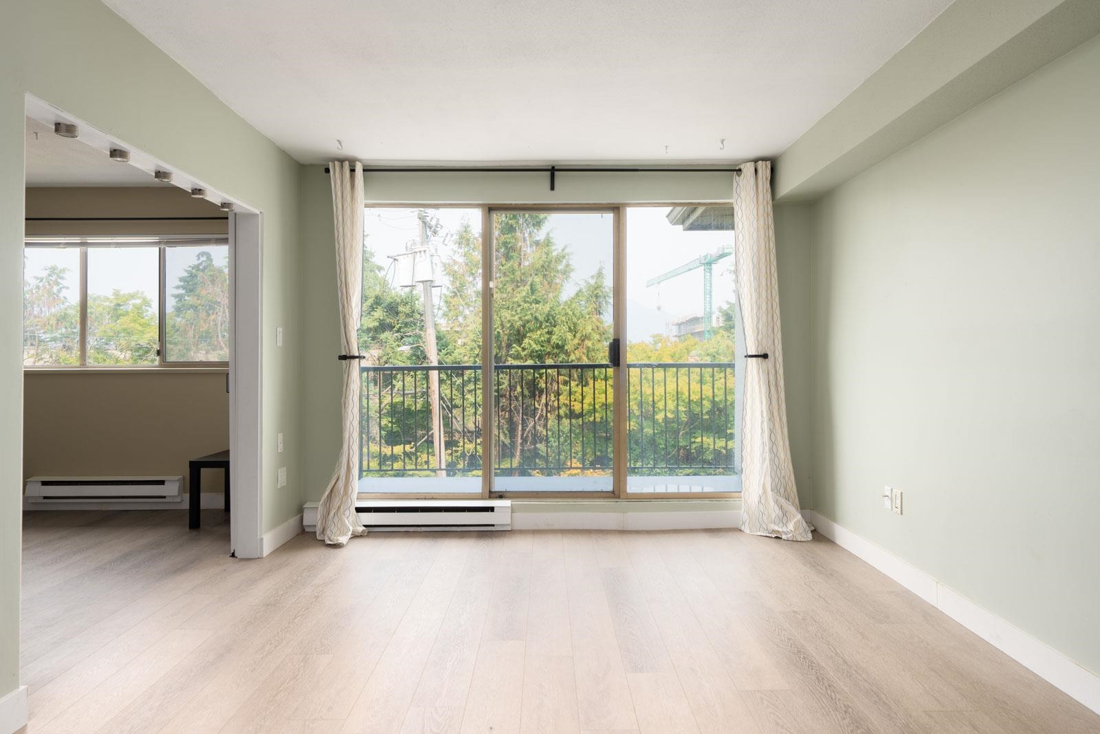  1099 Broadway  - MLS&reg; # R3156623