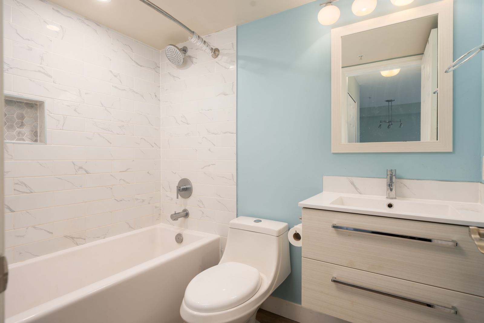  1099 Broadway  - MLS&reg; # R3156623