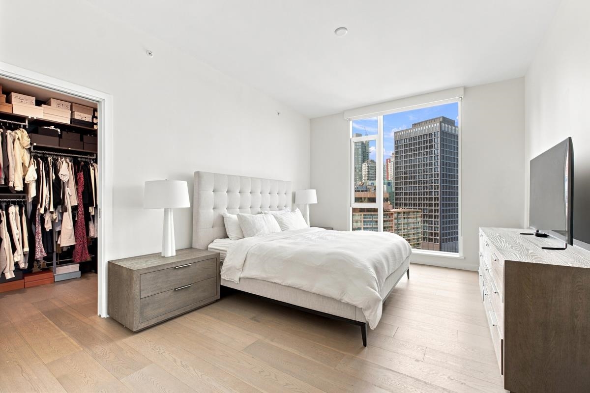 1701 277 Thurlow Street - MLS&reg; # R3156959
