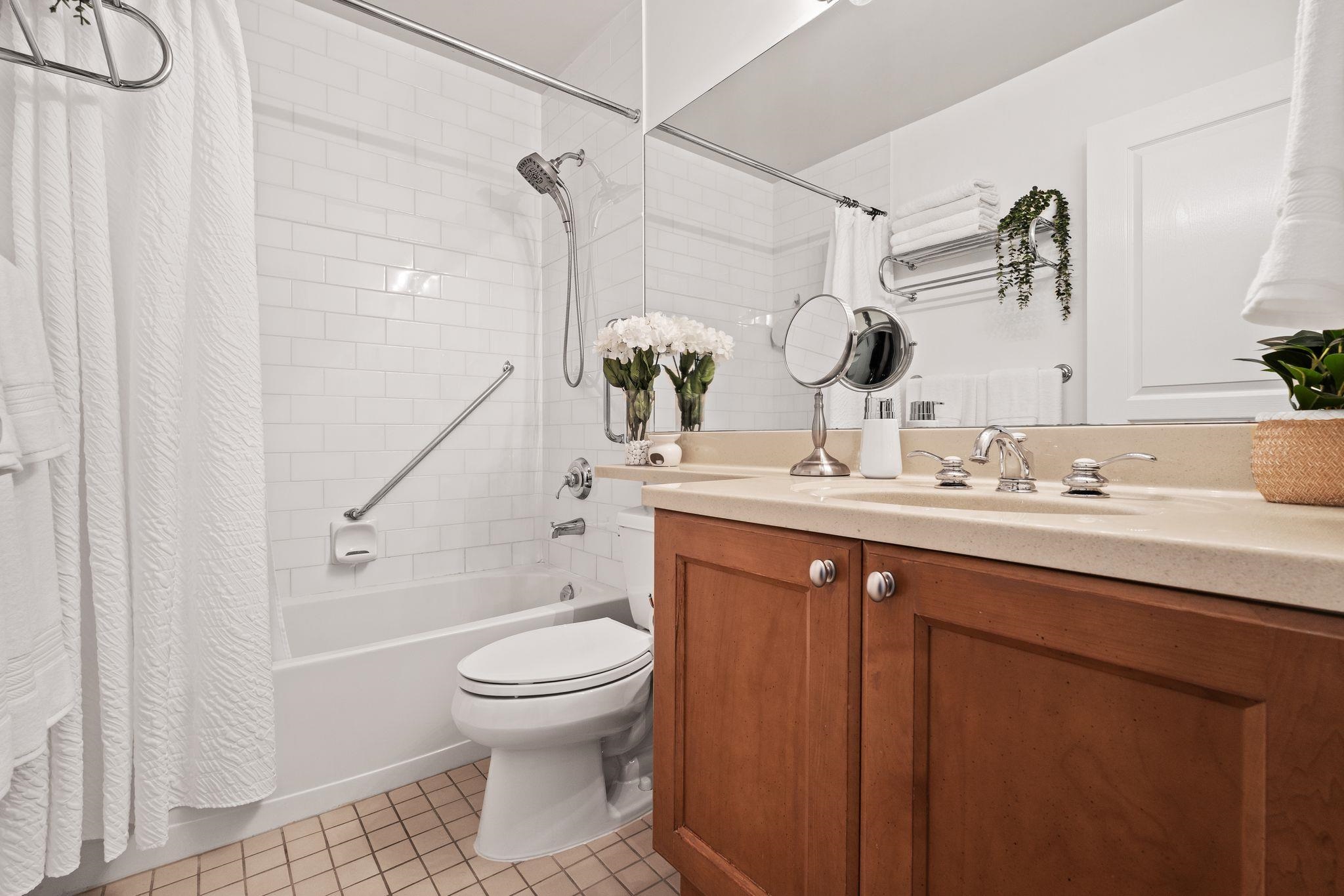 330 5790 East Boulevard  - MLS&reg; # R3158515