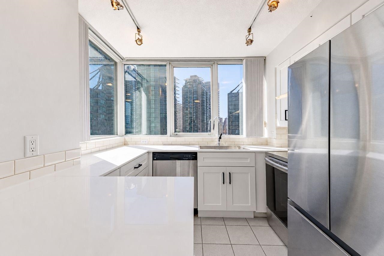 1806 588 Broughton Street - MLS&reg; # R3158767