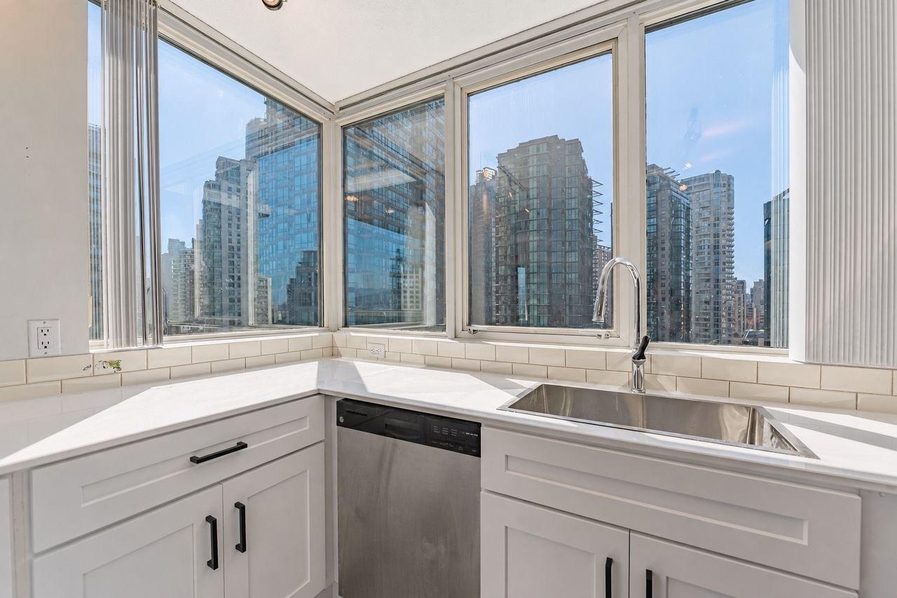 1806 588 Broughton Street - MLS&reg; # R3158767