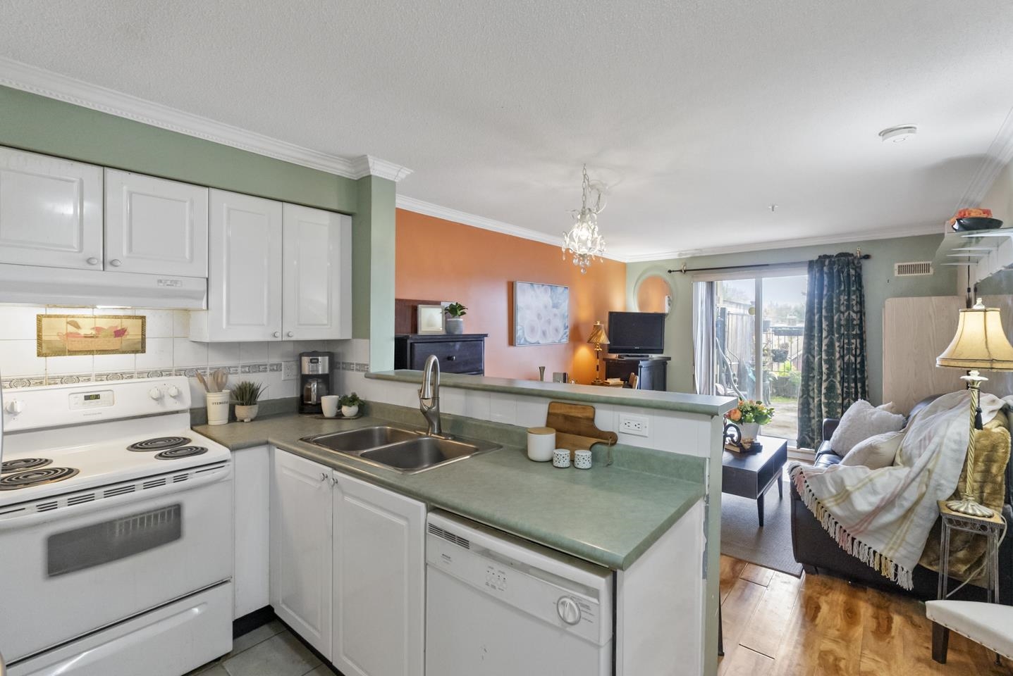 202 868 Kingsway  - MLS&reg; # R3158803