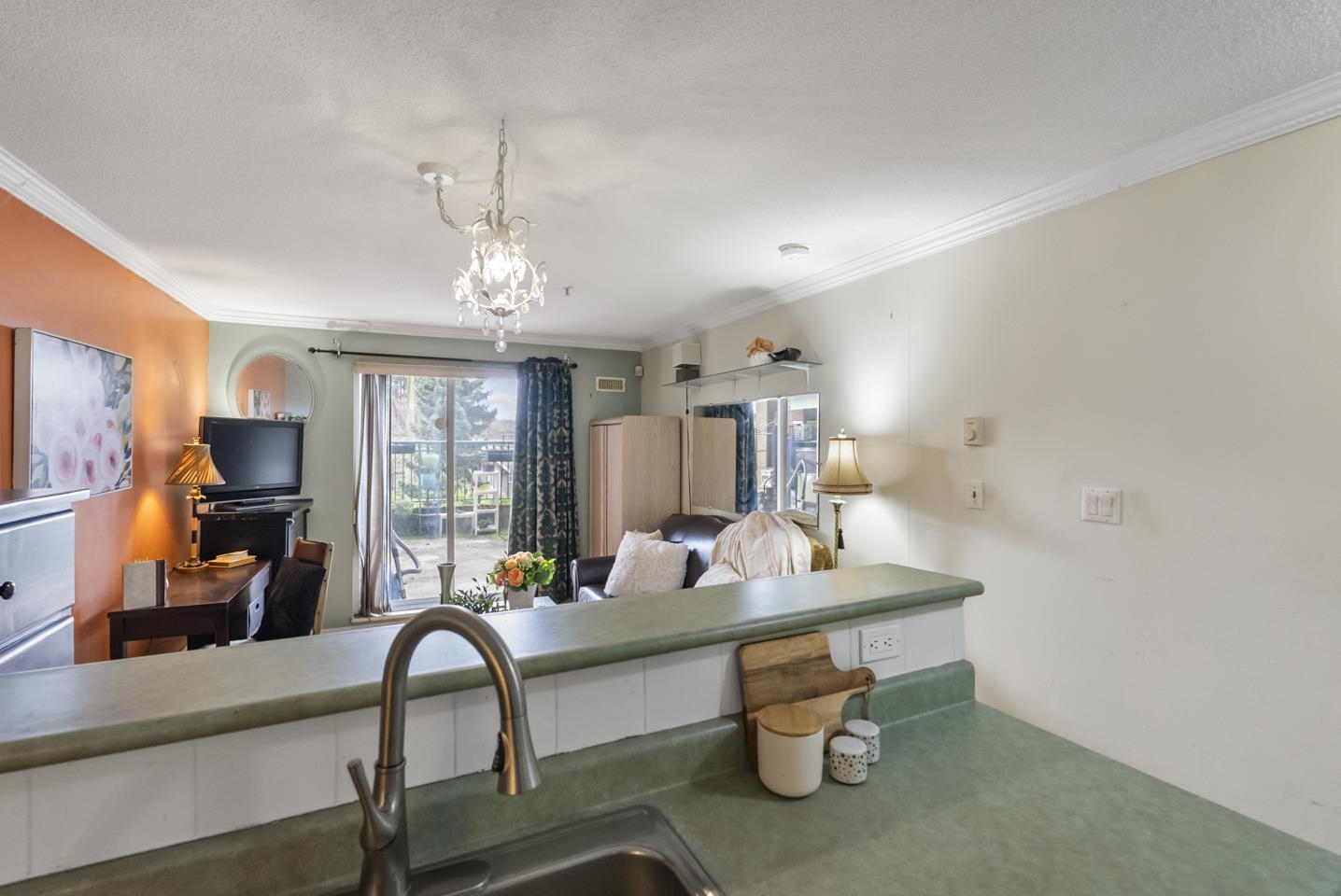 202 868 Kingsway  - MLS&reg; # R3158803