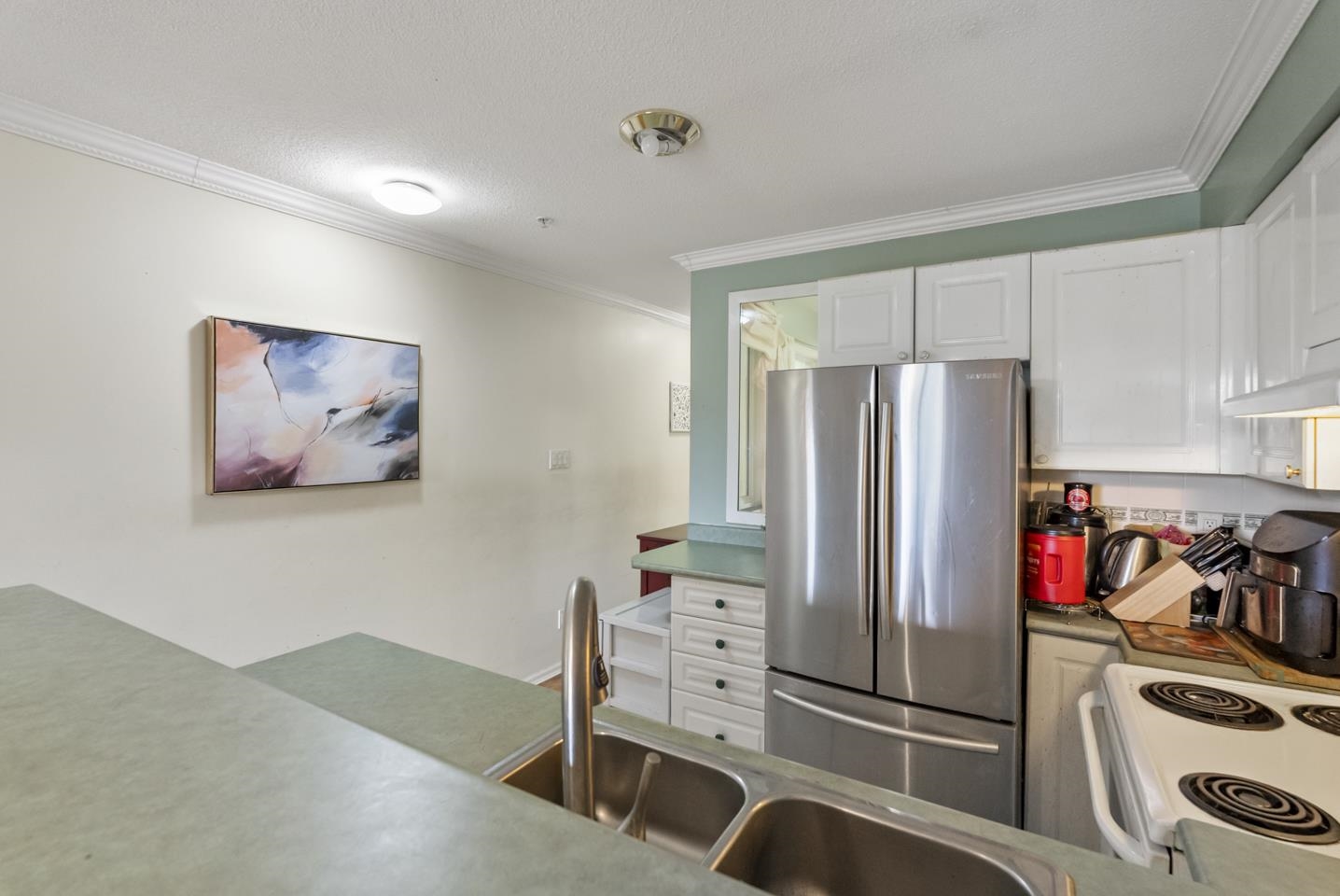 202 868 Kingsway  - MLS&reg; # R3158803