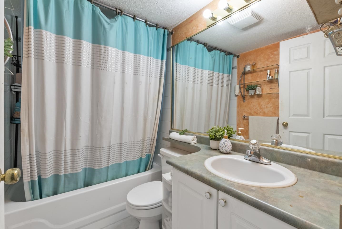 202 868 Kingsway  - MLS&reg; # R3158803