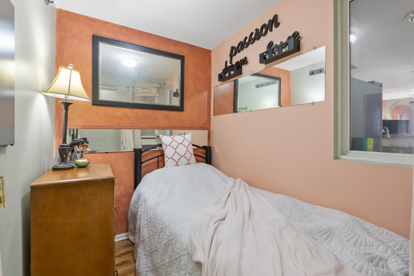 202 868 Kingsway  - MLS&reg; # R3158803