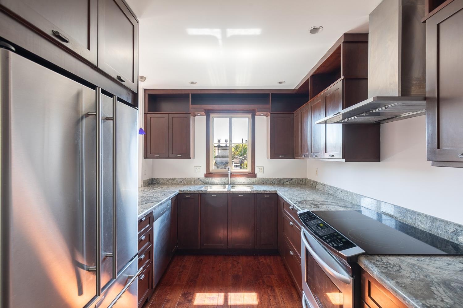 34 2375 Broadway  - MLS&reg; # R3159474