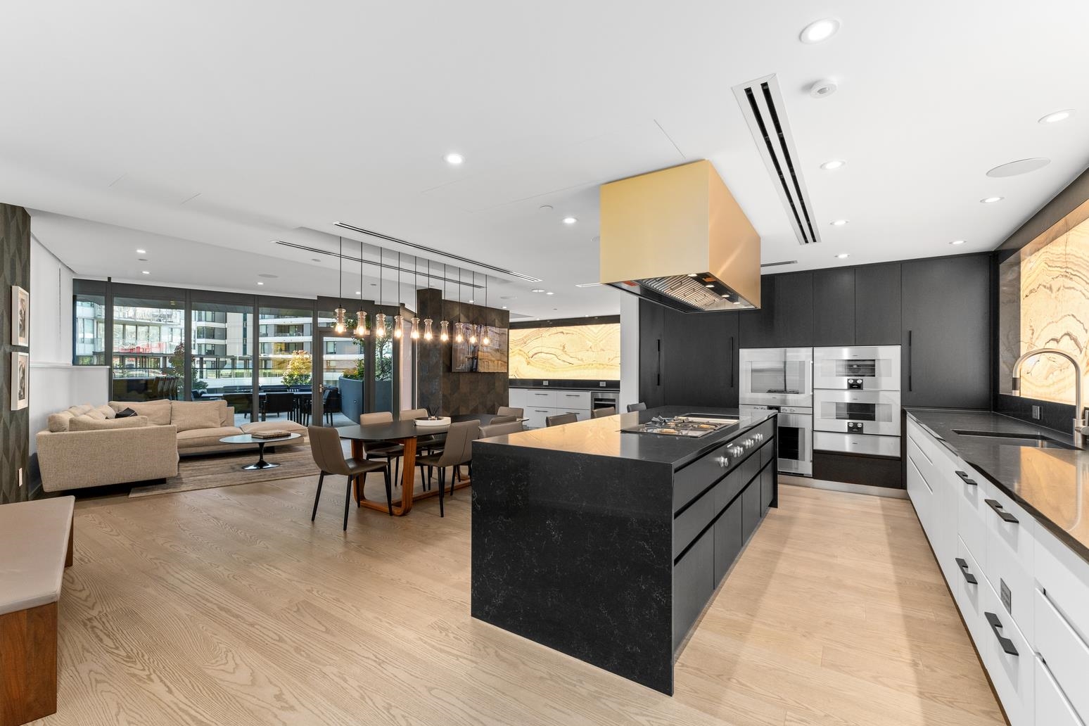 303 1601 Quebec Street - MLS&reg; # R3159753